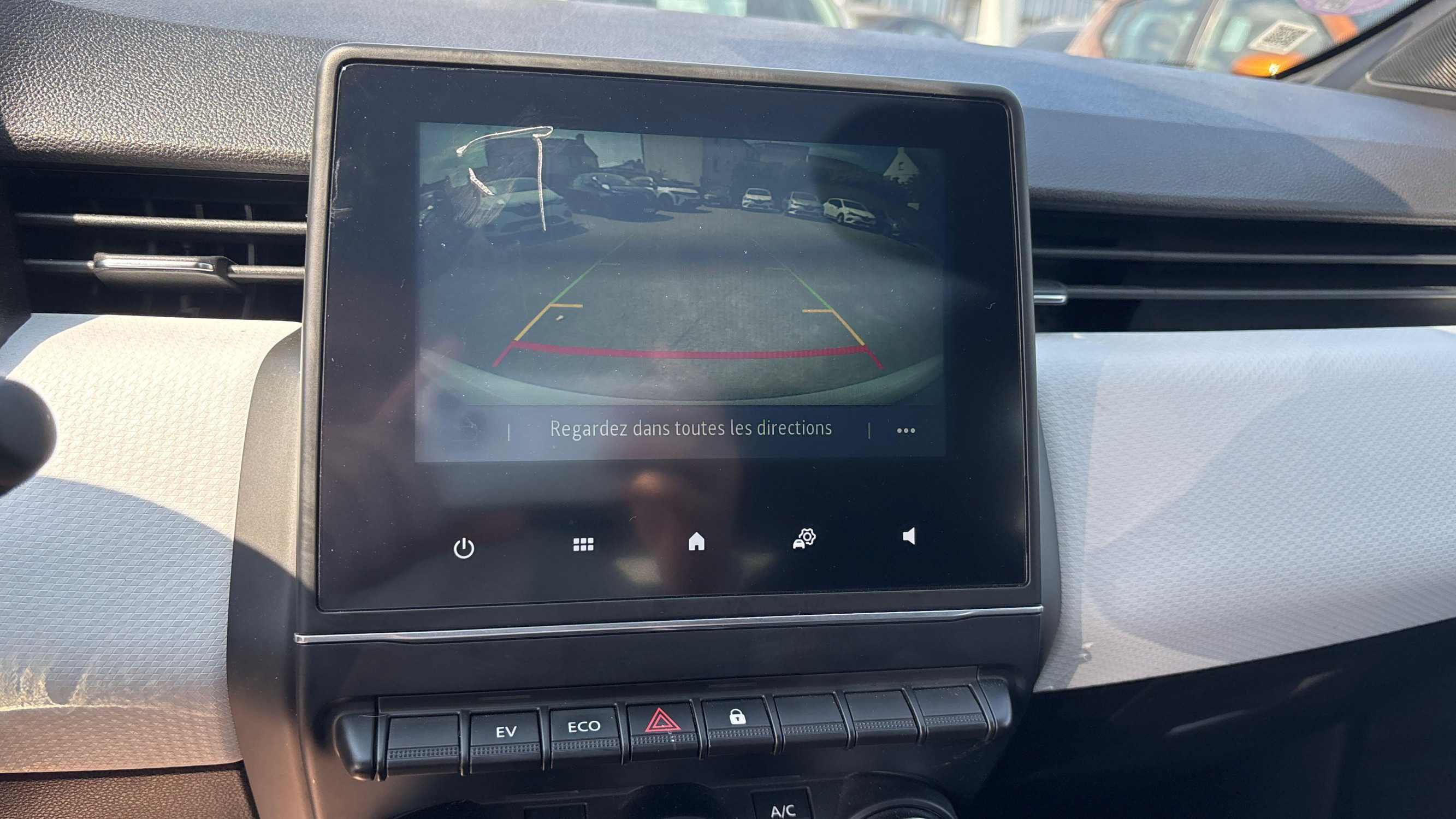 Vente en ligne Renault Clio 5 Clio E-Tech 140 - 21N au prix de 14 790 €