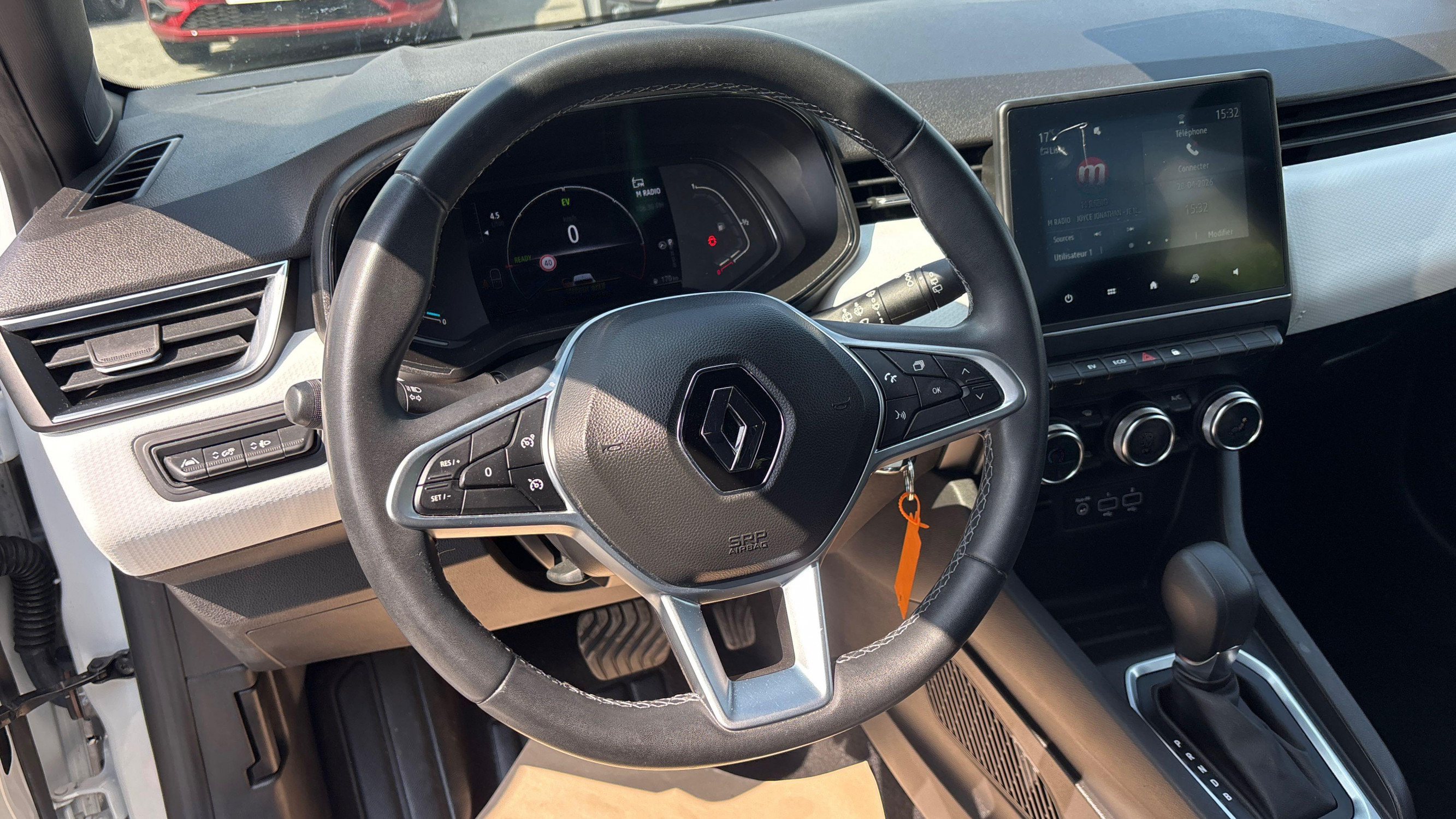 Vente en ligne Renault Clio 5 Clio E-Tech 140 - 21N au prix de 14 790 €