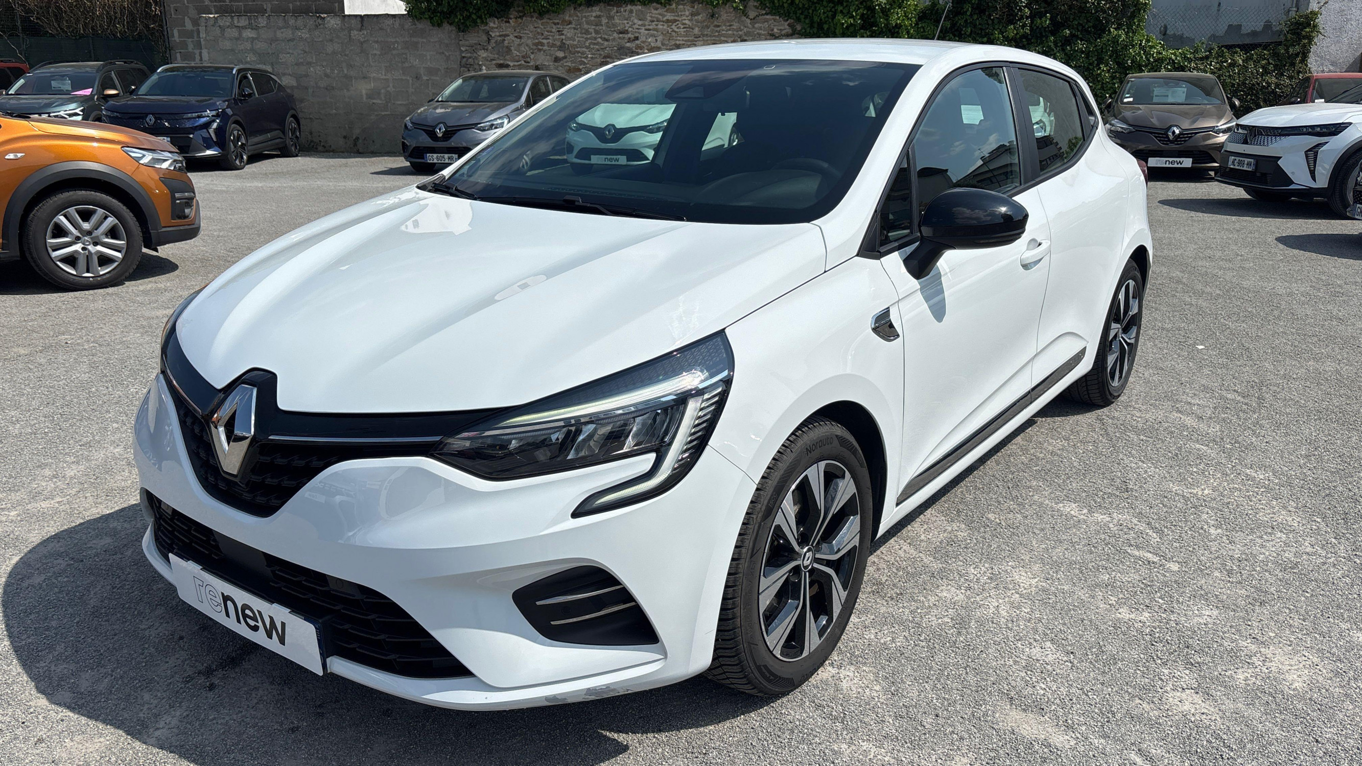 Renault Clio 5 Clio E-Tech 140 - 21N occasion de 2021 en vente à Vannes