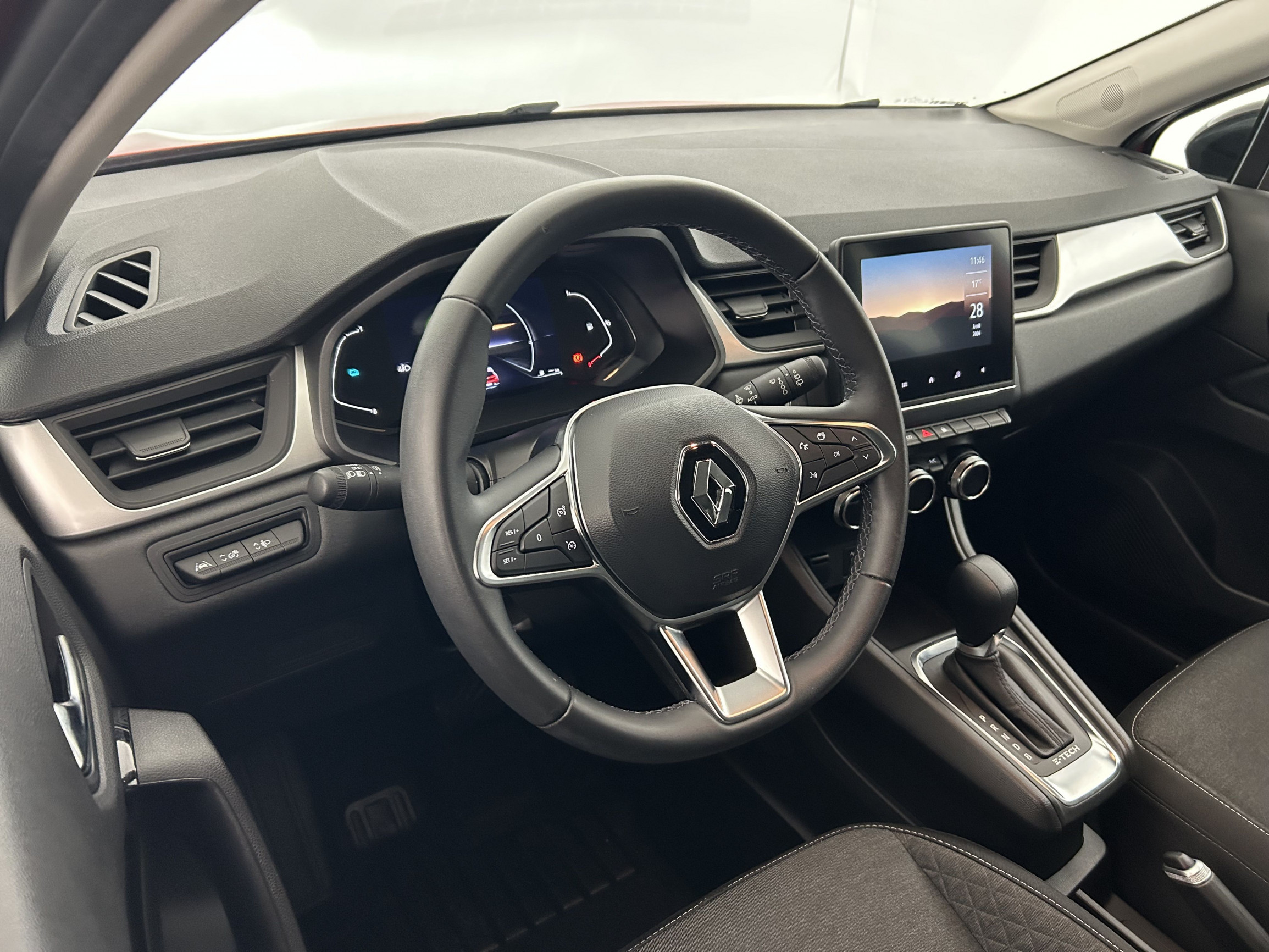 Renault Captur  E-Tech full hybrid 145 occasion de 2023 en vente à Vannes