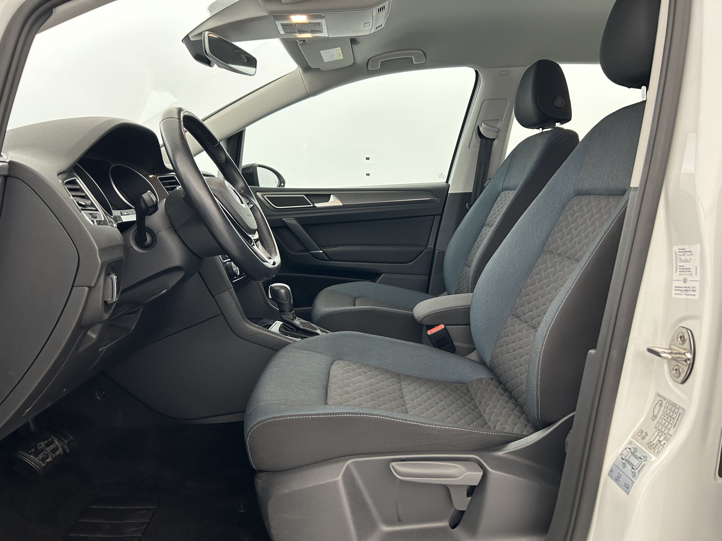 Vente en ligne Volkswagen Golf SW  1.5 TSI 150 EVO DSG7 au prix de 21 990 €