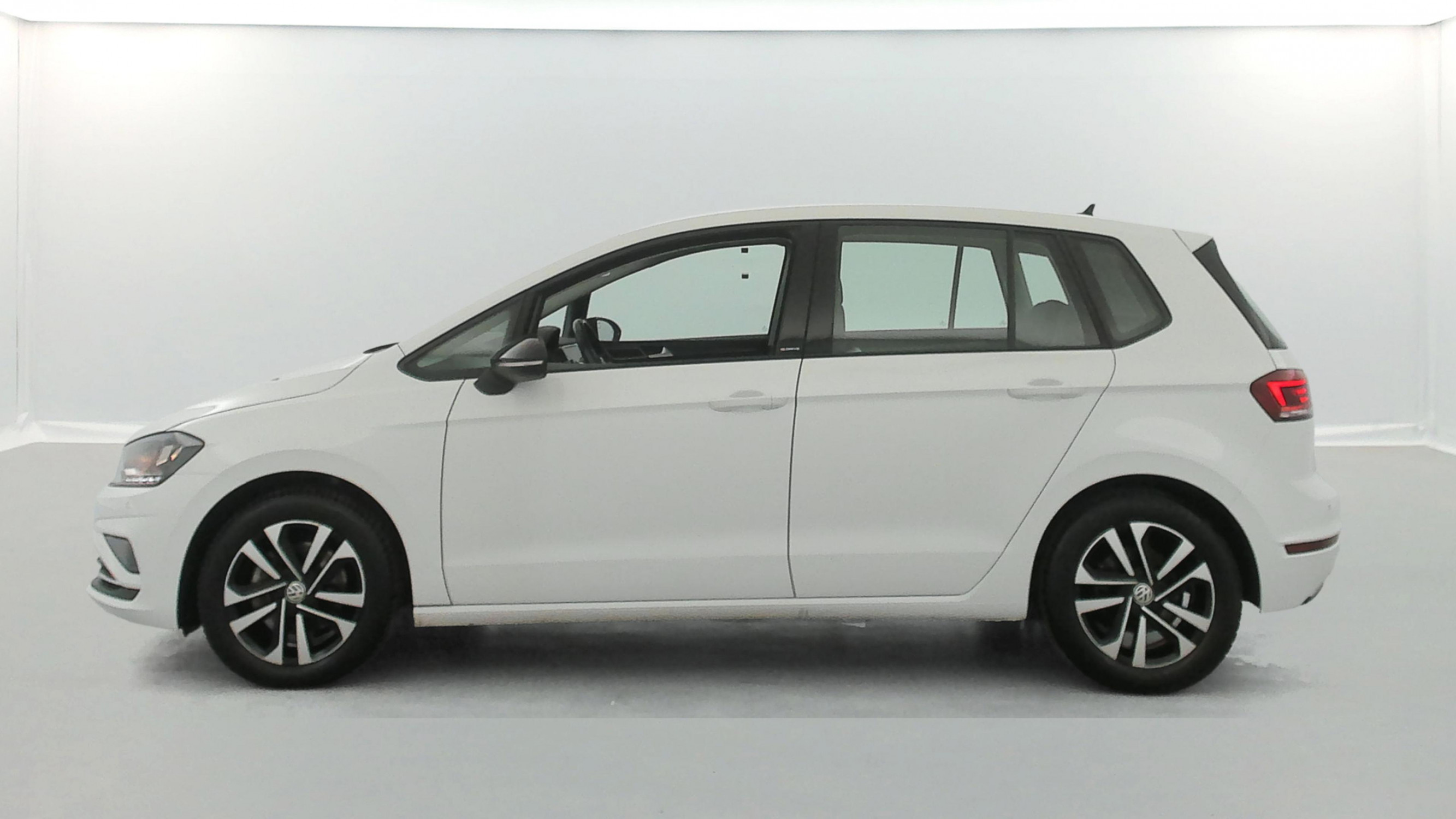 Vente en ligne Volkswagen Golf SW  1.5 TSI 150 EVO DSG7 au prix de 21 990 €