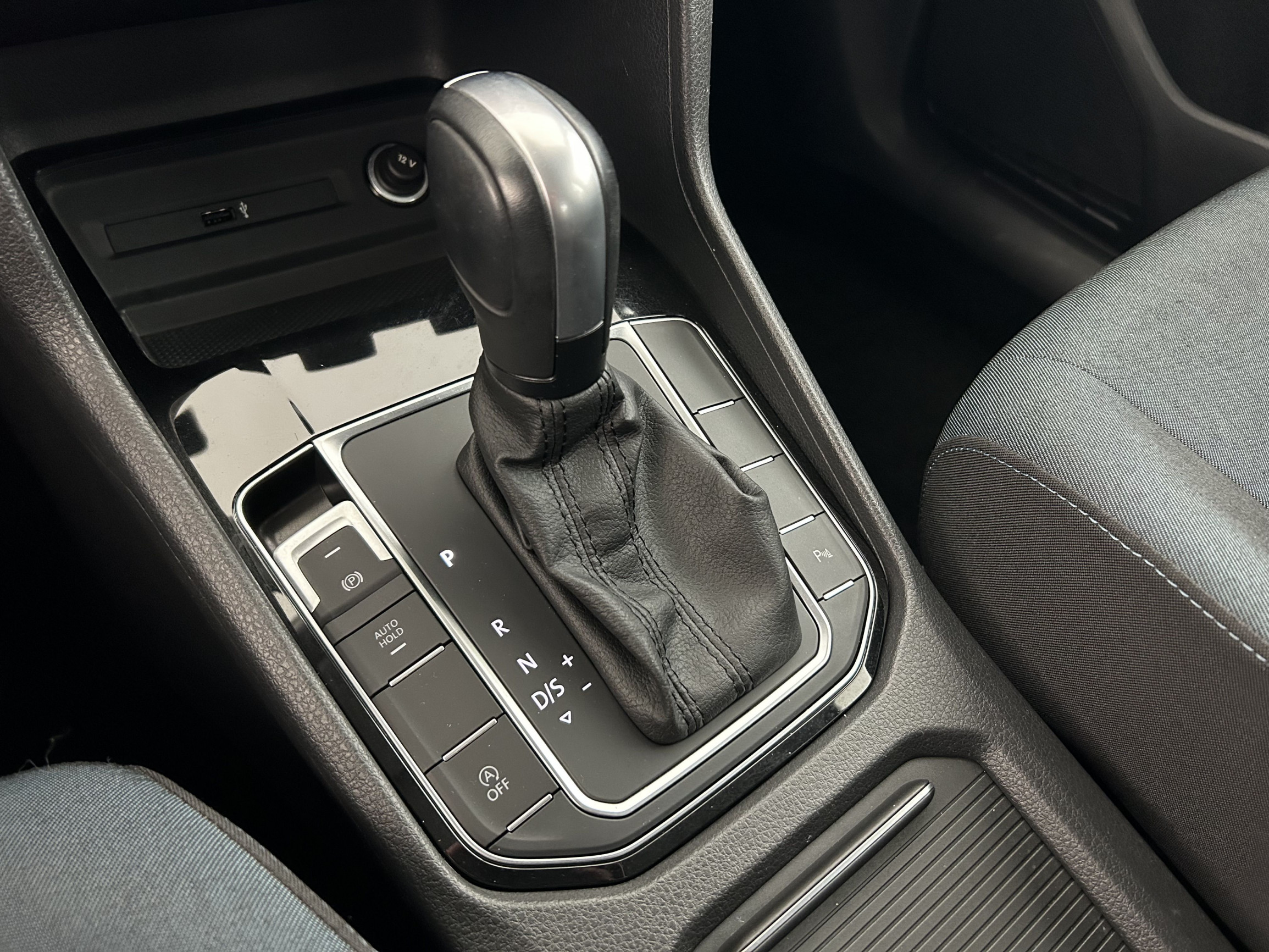 Vente en ligne Volkswagen Golf SW  1.5 TSI 150 EVO DSG7 au prix de 21 990 €