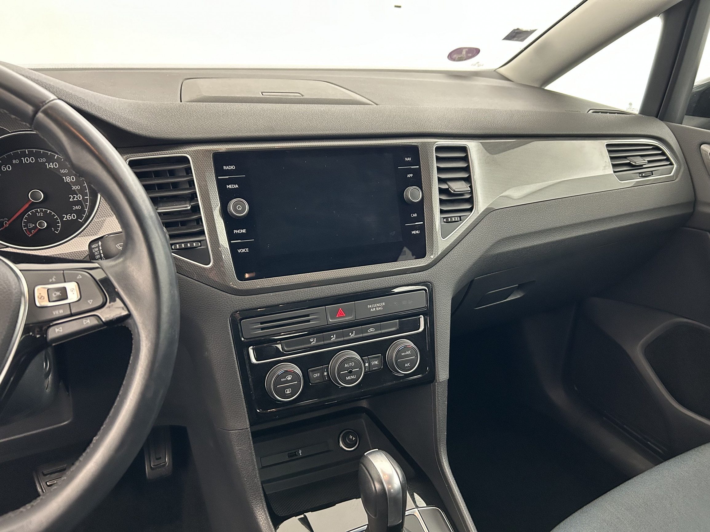 Vente en ligne Volkswagen Golf SW  1.5 TSI 150 EVO DSG7 au prix de 21 990 €
