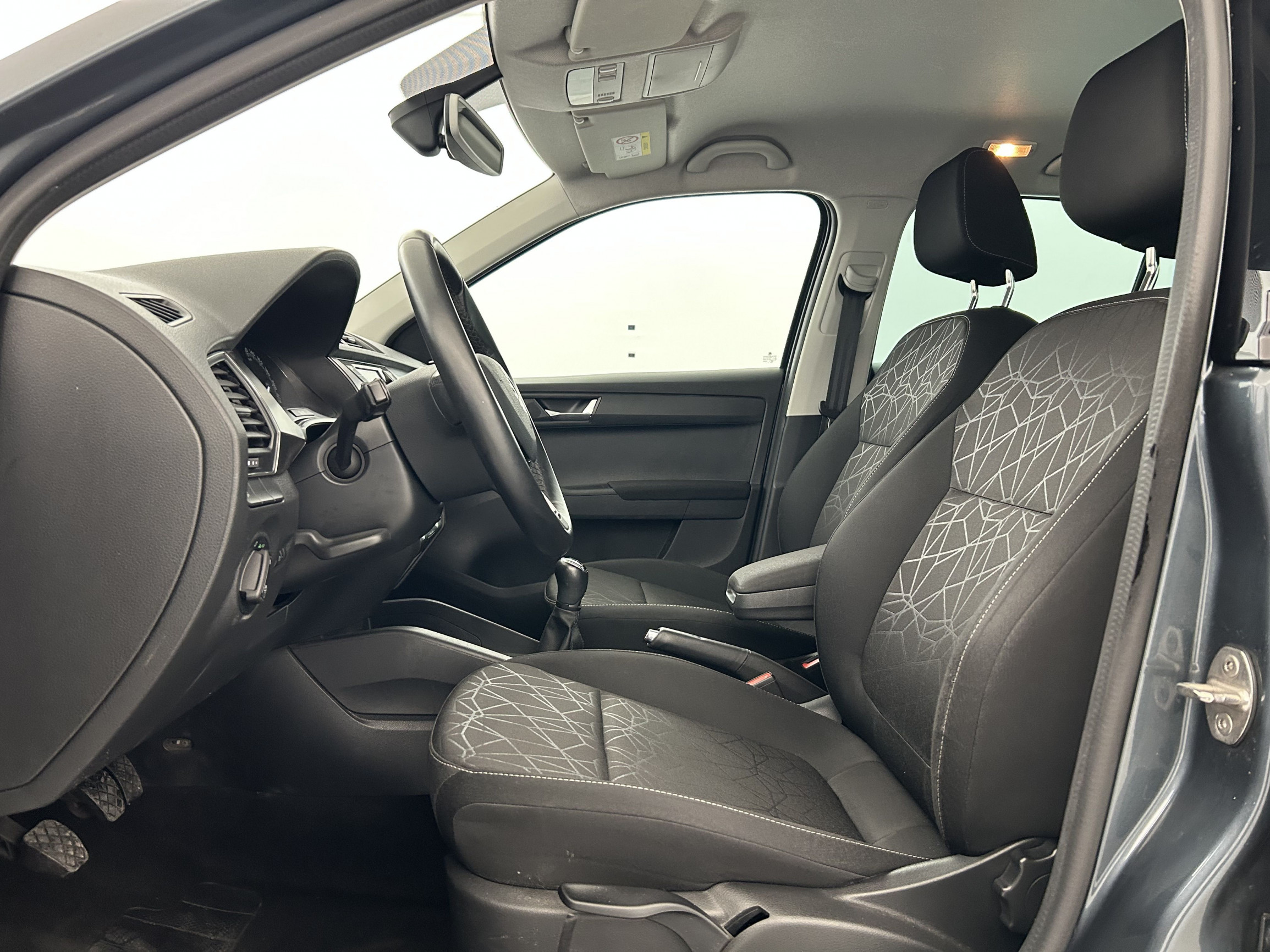 Vente en ligne Skoda Fabia  1.0 MPI 75 ch BVM5 au prix de 10 870 €