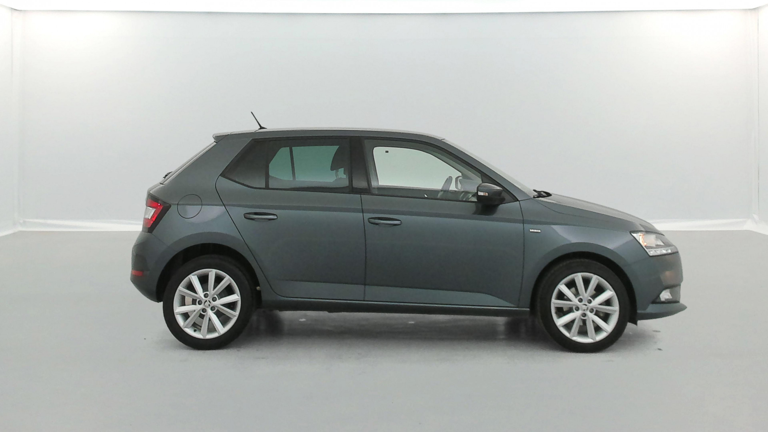 Vente en ligne Skoda Fabia  1.0 MPI 75 ch BVM5 au prix de 10 870 €