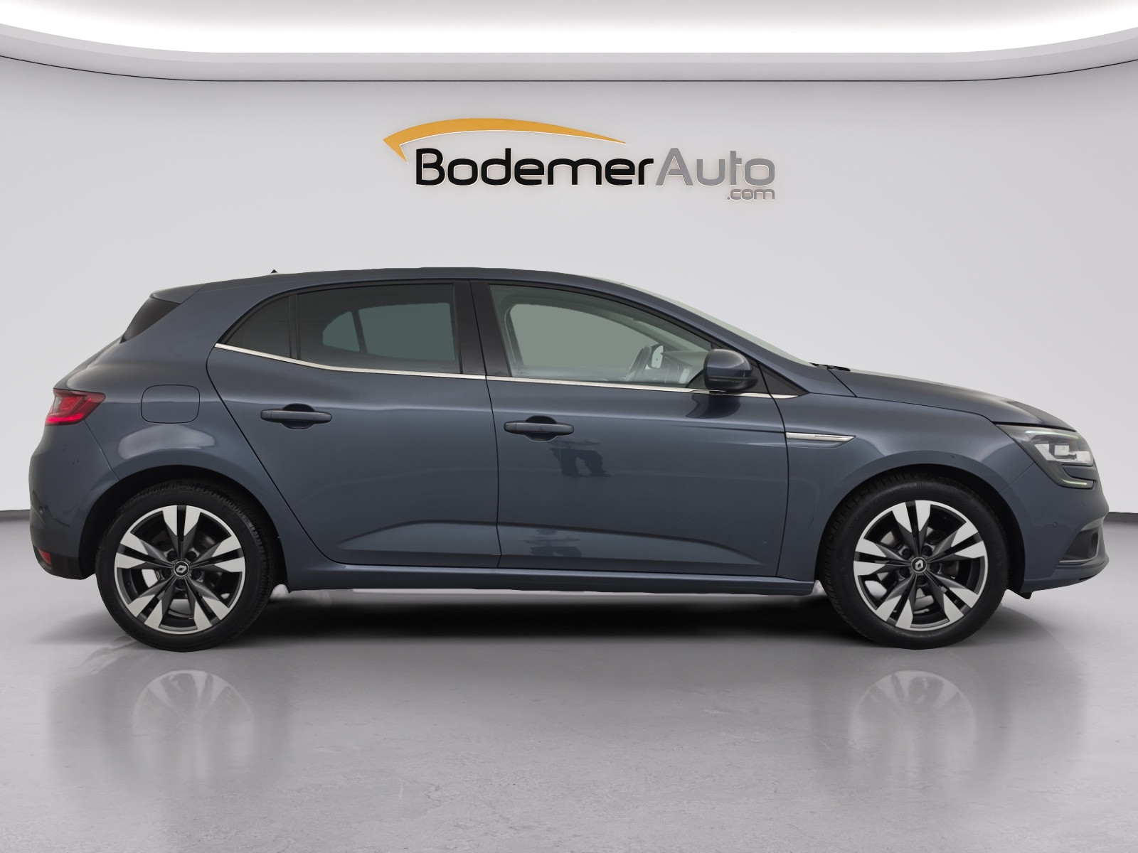 Vente en ligne Renault Megane 4 Mégane IV Berline TCe 140 EDC FAP au prix de 14 990 €