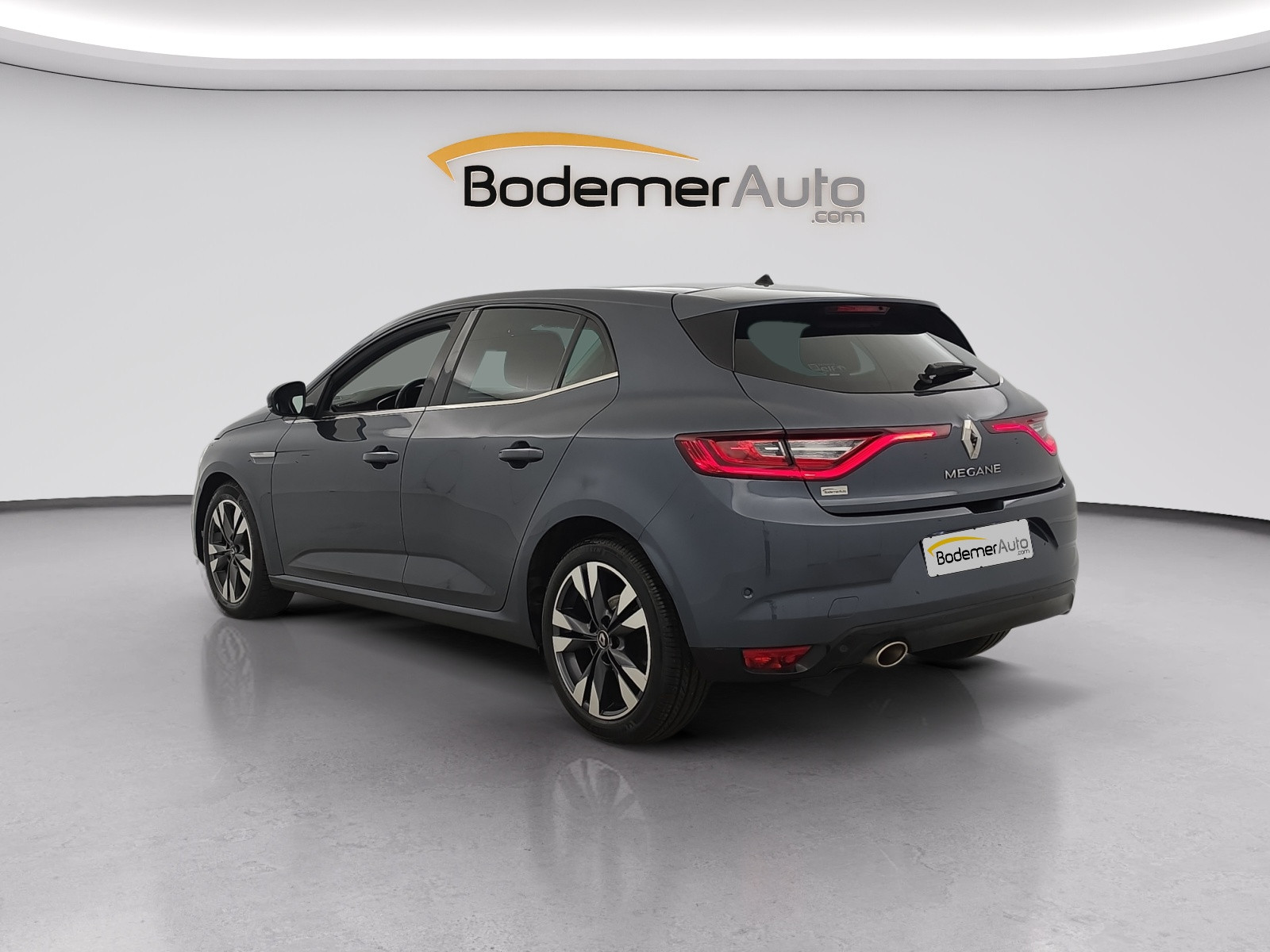 Vente en ligne Renault Megane 4 Mégane IV Berline TCe 140 EDC FAP au prix de 14 990 €