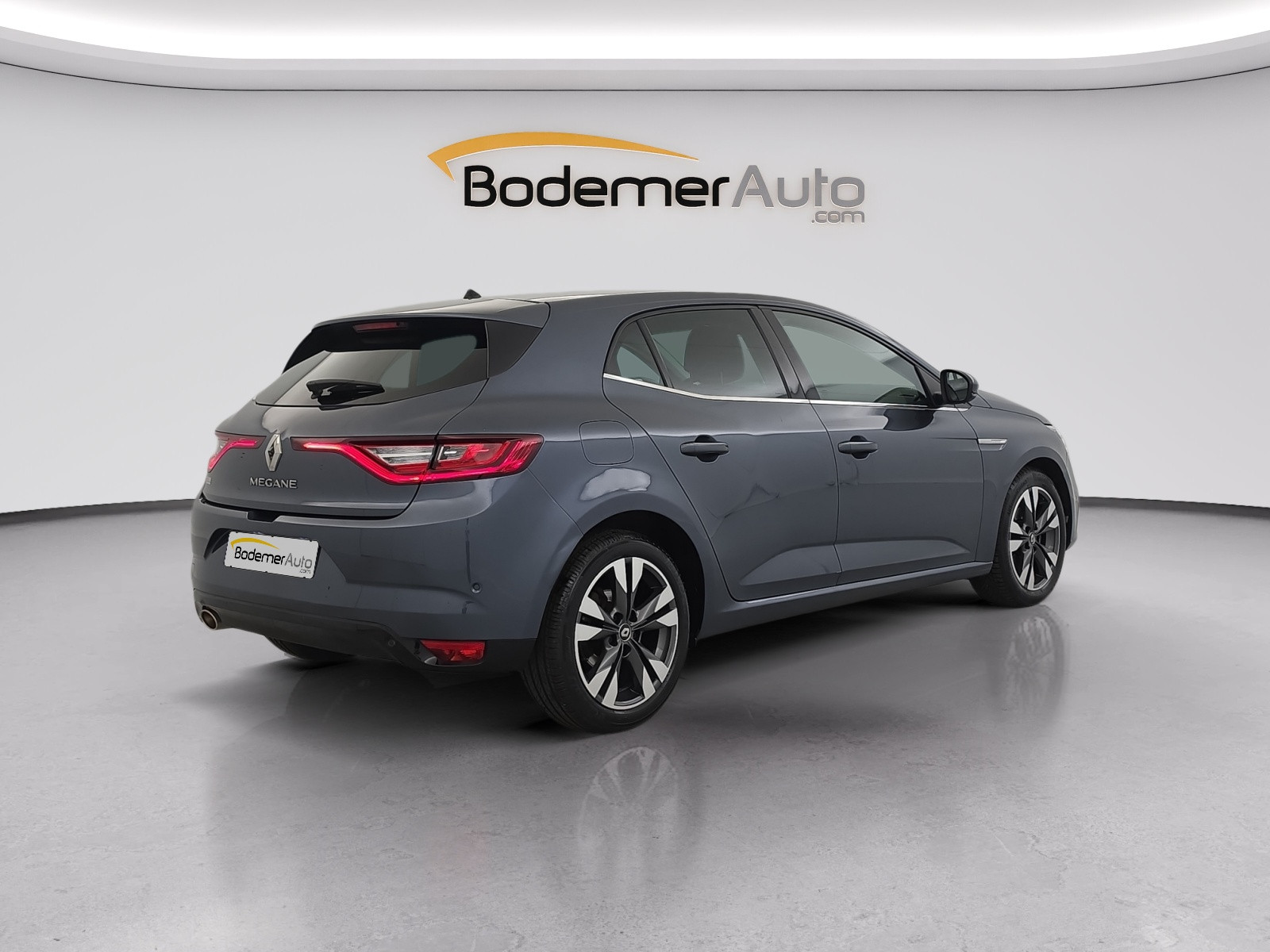 Vente en ligne Renault Megane 4 Mégane IV Berline TCe 140 EDC FAP au prix de 14 990 €