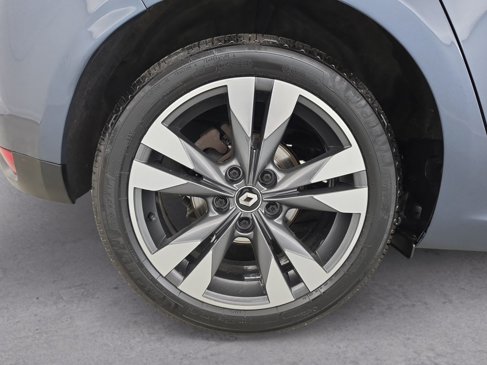 Vente en ligne Renault Megane 4 Mégane IV Berline TCe 140 EDC FAP au prix de 14 990 €