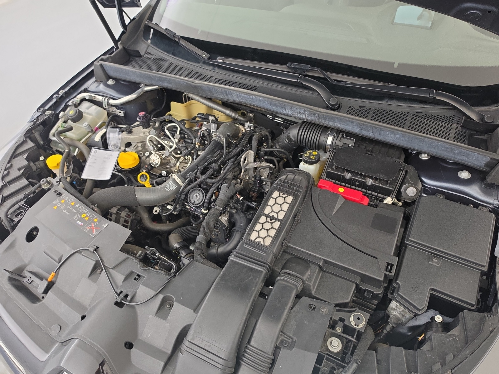 Vente en ligne Renault Megane 4 Mégane IV Berline TCe 140 EDC FAP au prix de 14 990 €
