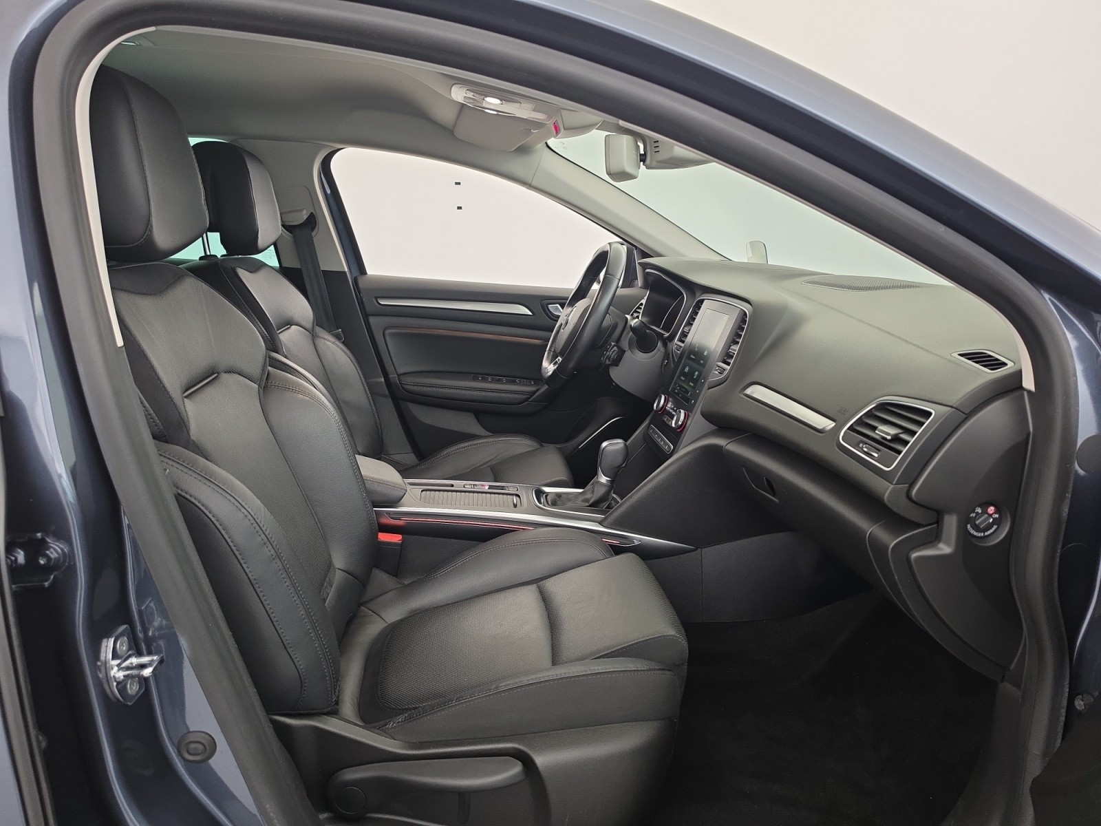 Vente en ligne Renault Megane 4 Mégane IV Berline TCe 140 EDC FAP au prix de 14 990 €