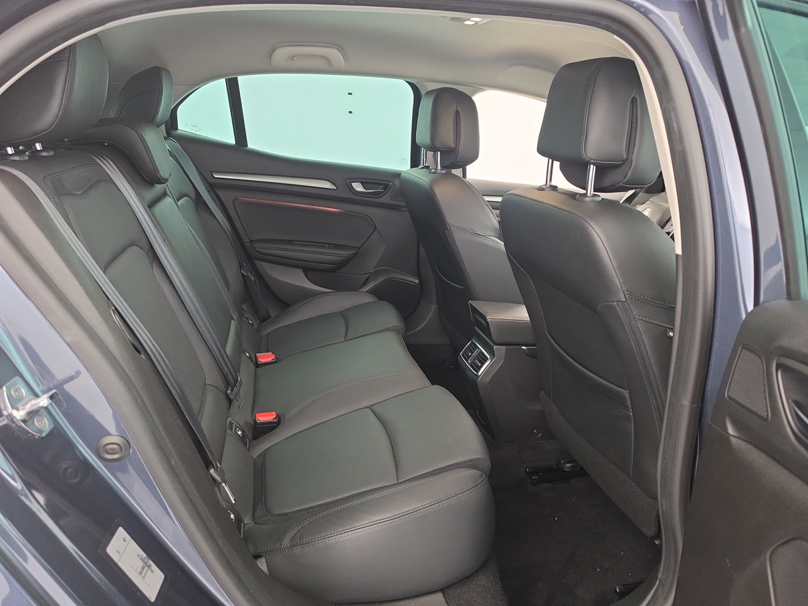 Vente en ligne Renault Megane 4 Mégane IV Berline TCe 140 EDC FAP au prix de 14 990 €