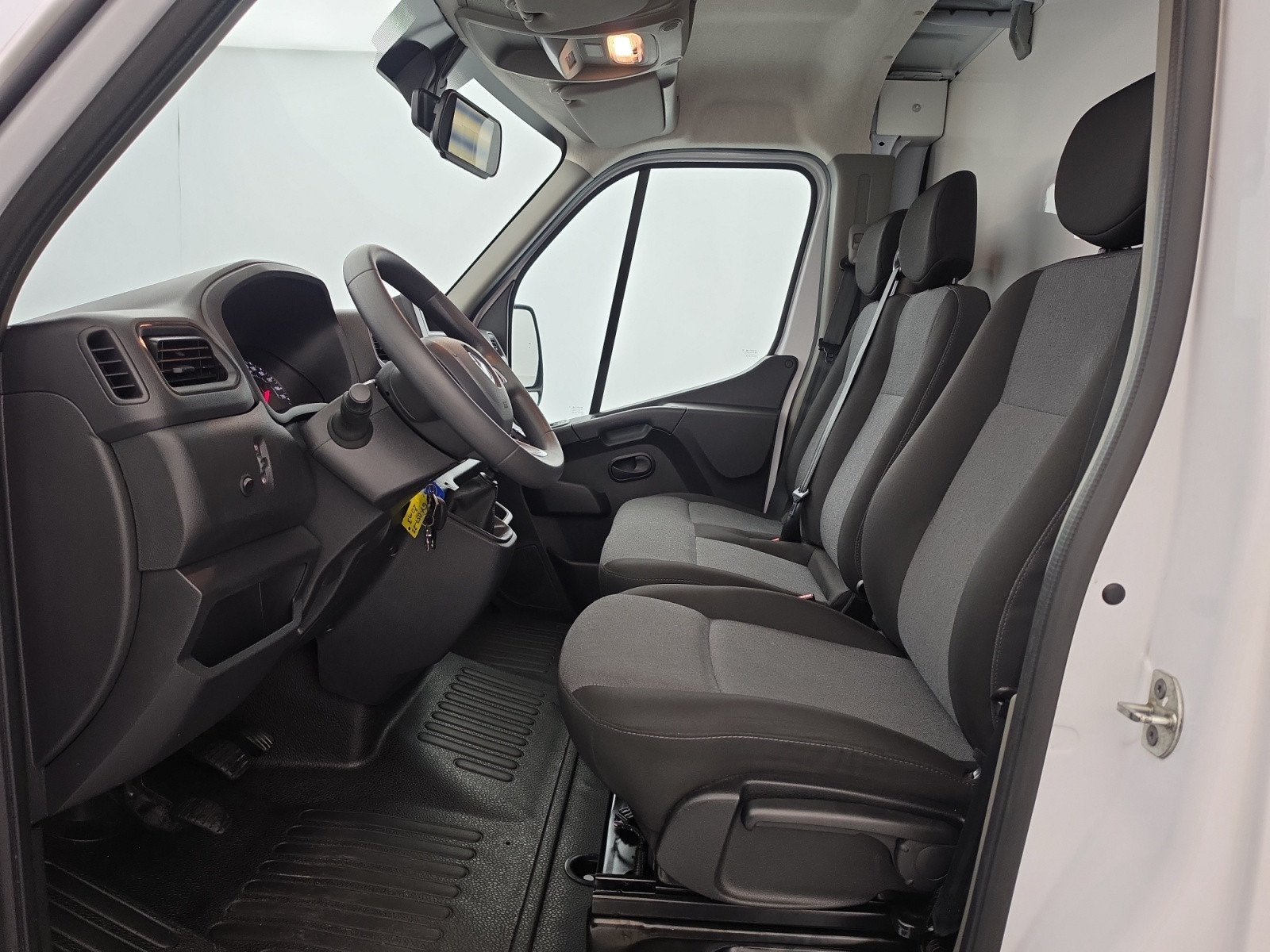 Vente en ligne Renault Master 3 Châssis Cabine MASTER PHC TRAC F3500 L3H1 BLUE DCI 145 EURO VI au prix de 34 990 €