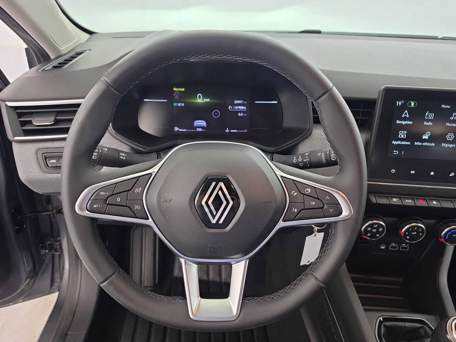 Vente en ligne Renault Clio 5 Clio TCe 90 au prix de 14 490 €