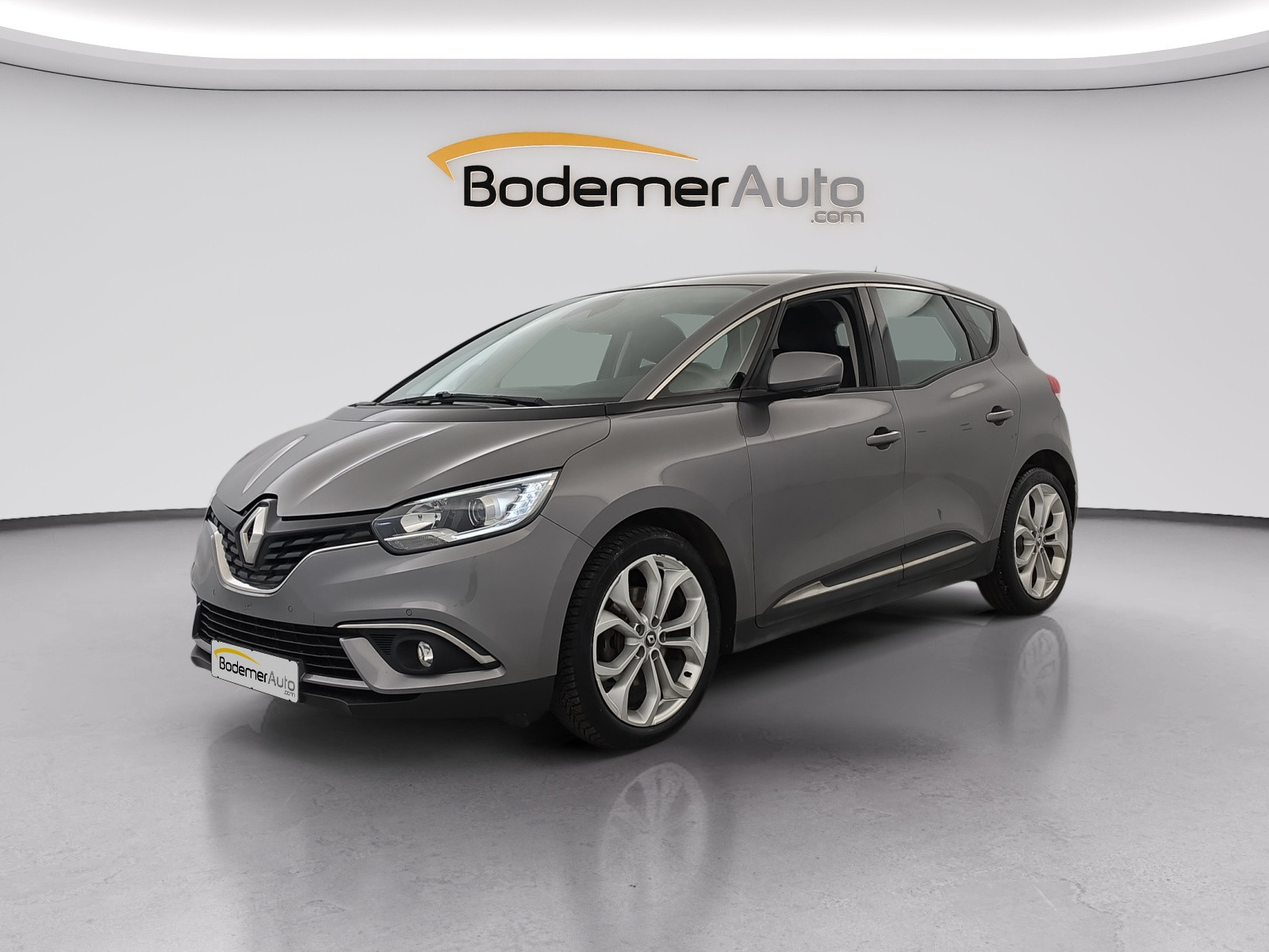 Vente en ligne Renault Scenic 4 Scenic dCi 110 Energy au prix de 13 990 €