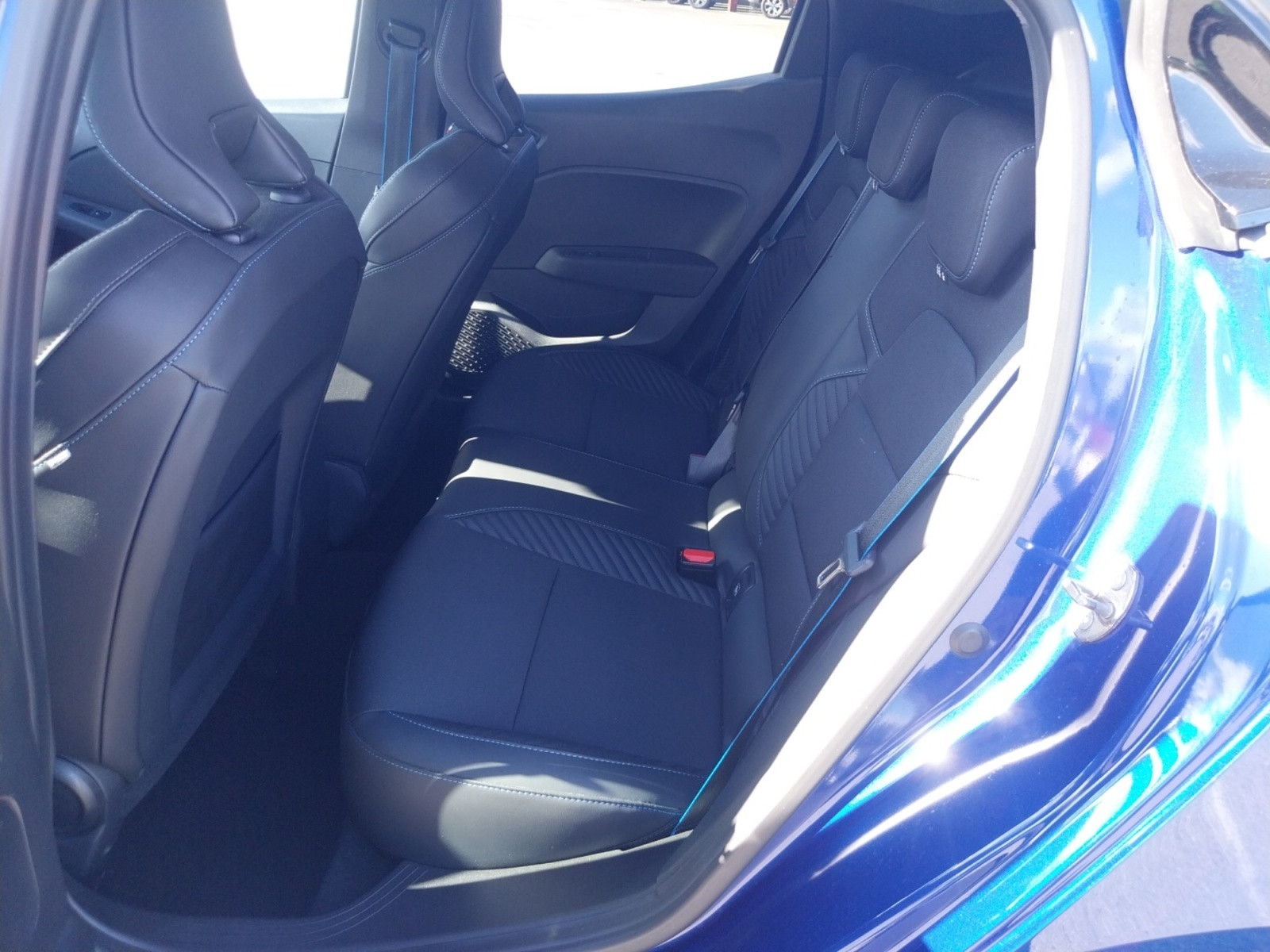 Vente en ligne Renault Clio 5 Clio E-Tech full hybrid 145 au prix de 21 300 €
