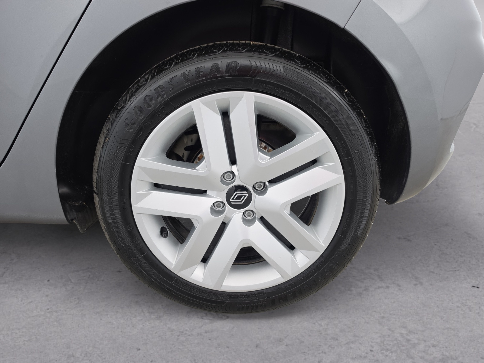 Vente en ligne Renault Clio 5 Clio TCe 90 au prix de 15 490 €