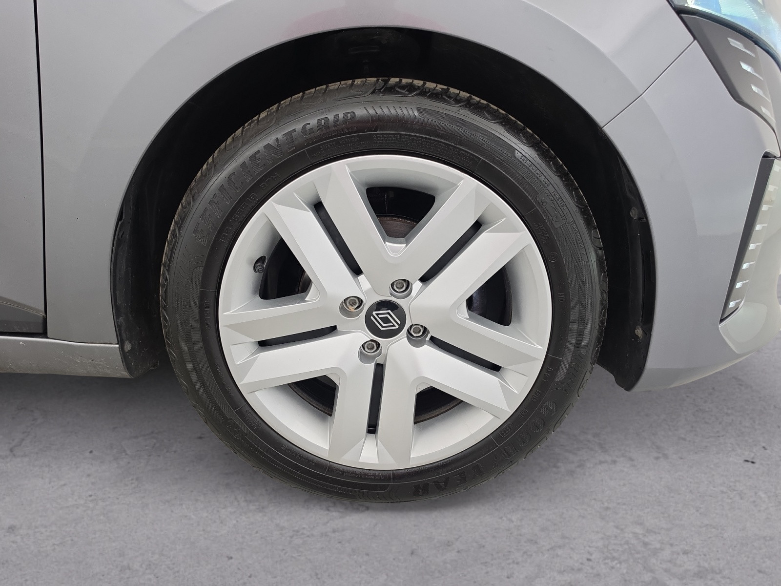 Vente en ligne Renault Clio 5 Clio TCe 90 au prix de 15 490 €