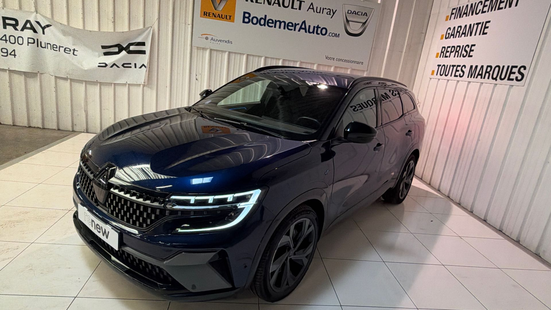 Renault Espace Espace E-Tech hybrid 200 occasion de 2023 en vente à Auray