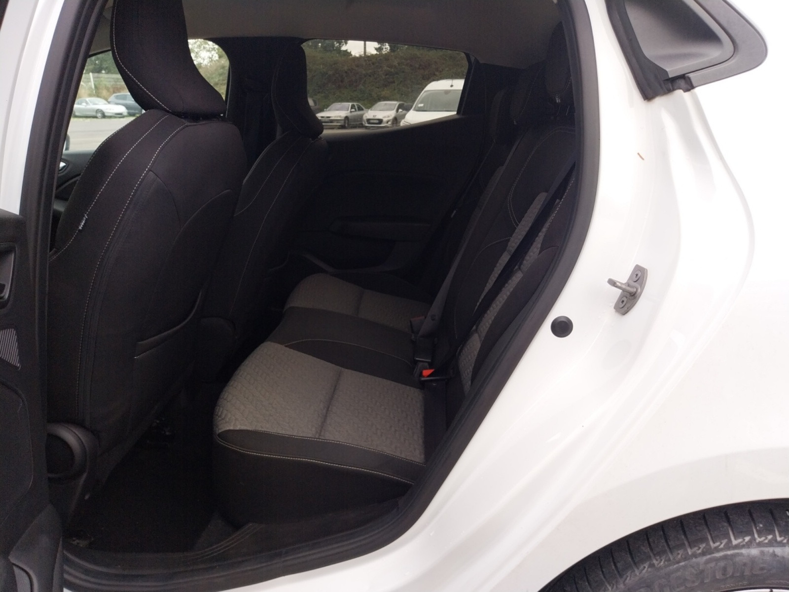Vente en ligne Renault Clio 5 Clio TCe 100 GPL au prix de 13 990 €
