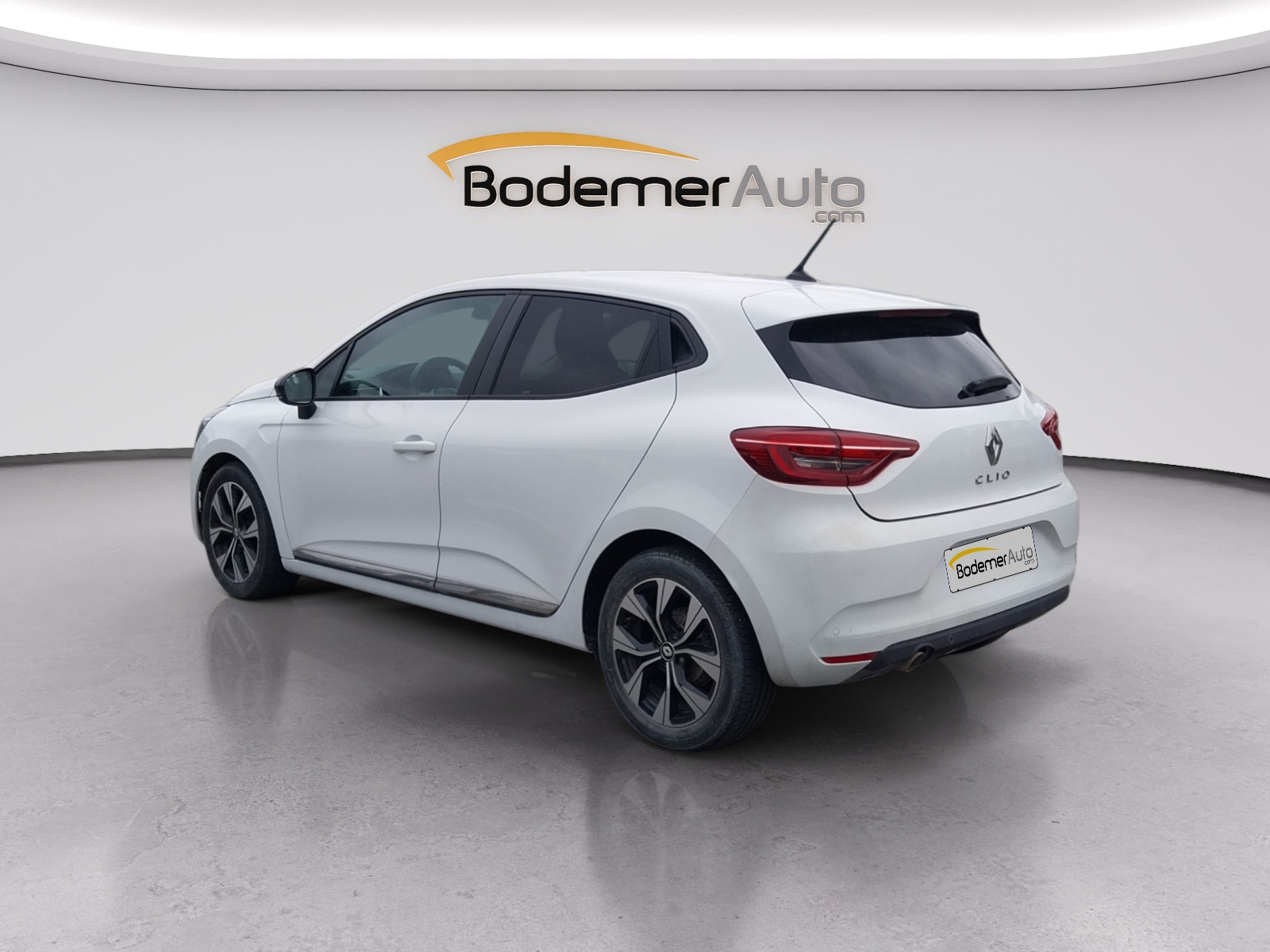 Vente en ligne Renault Clio 5 Clio TCe 100 GPL au prix de 13 990 €