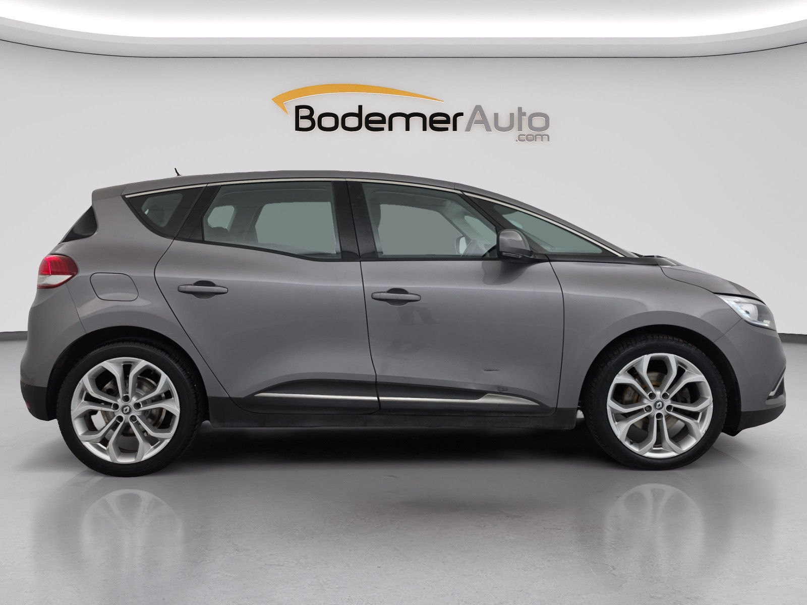 Vente en ligne Renault Scenic 4 Scenic dCi 110 Energy au prix de 13 990 €