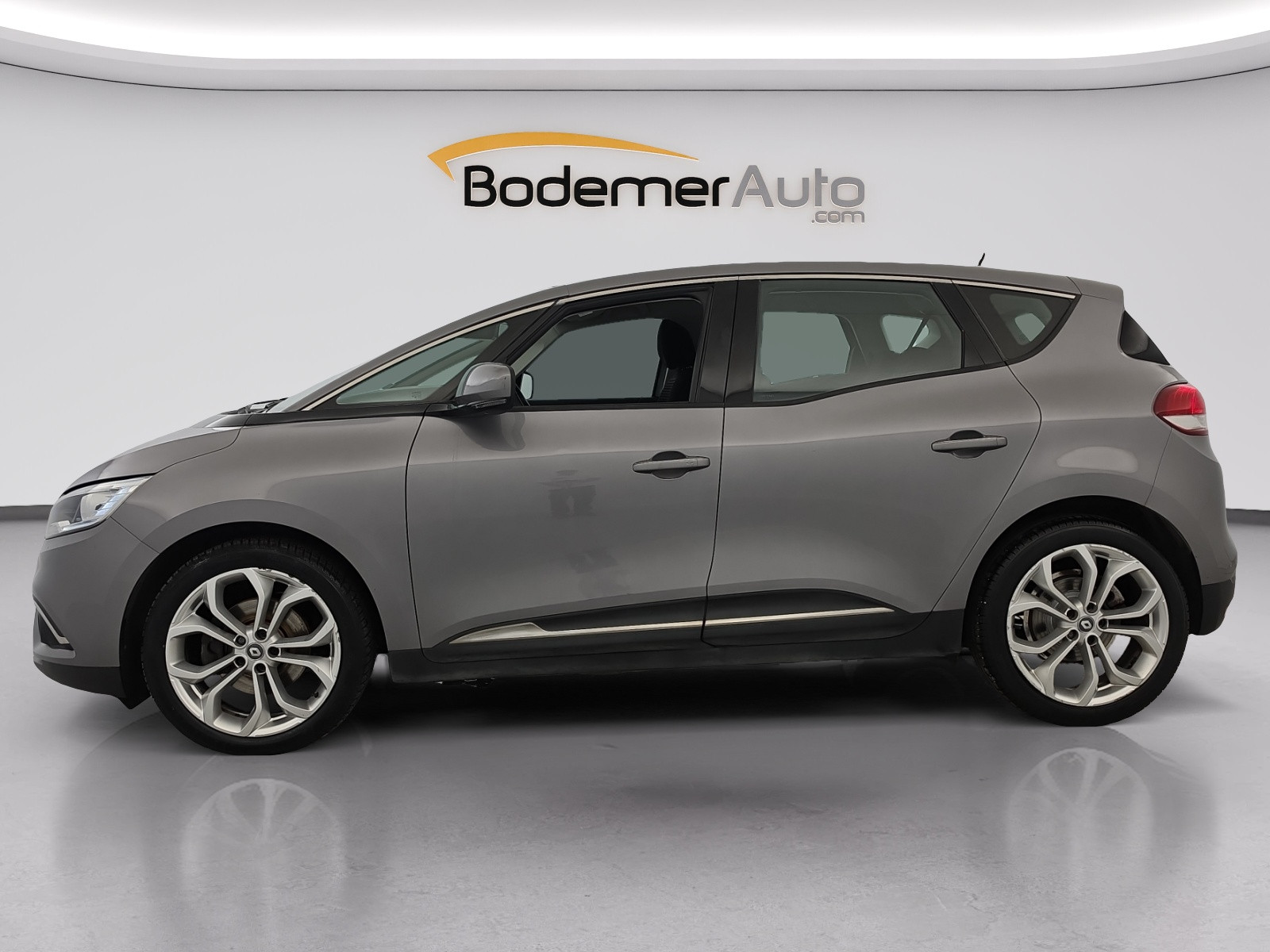 Vente en ligne Renault Scenic 4 Scenic dCi 110 Energy au prix de 13 990 €