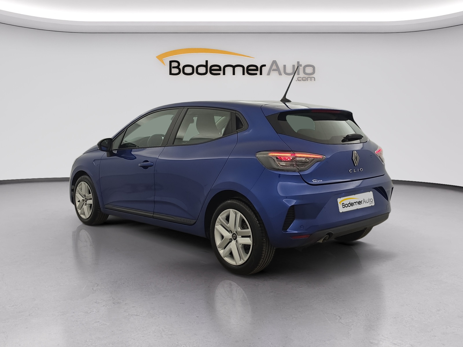 Vente en ligne Renault Clio 5 Clio TCe 90 au prix de 15 490 €