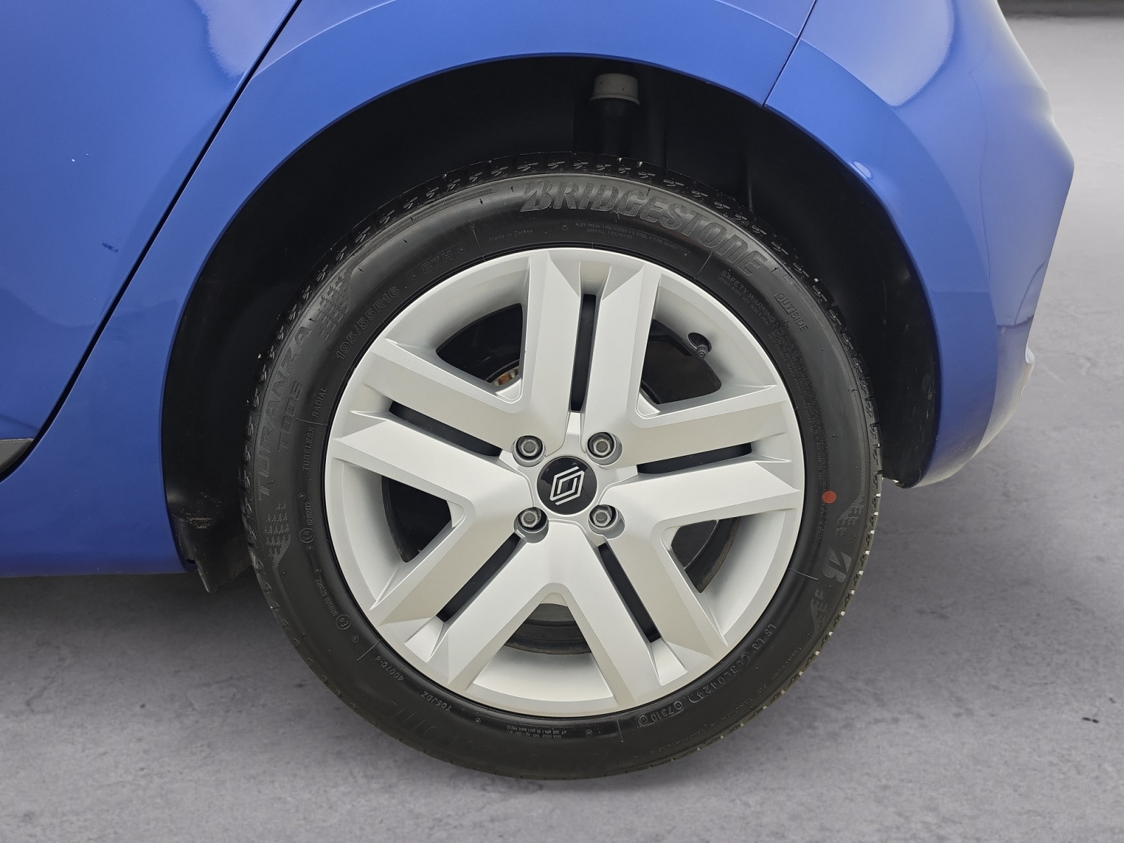 Vente en ligne Renault Clio 5 Clio TCe 90 au prix de 15 490 €