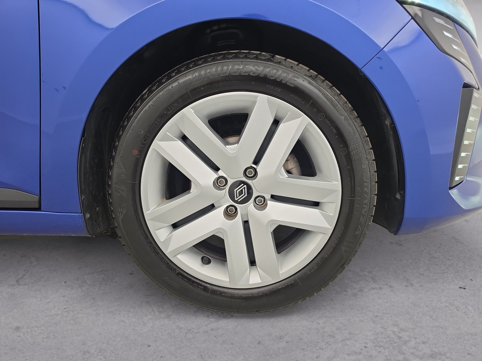 Vente en ligne Renault Clio 5 Clio TCe 90 au prix de 15 490 €