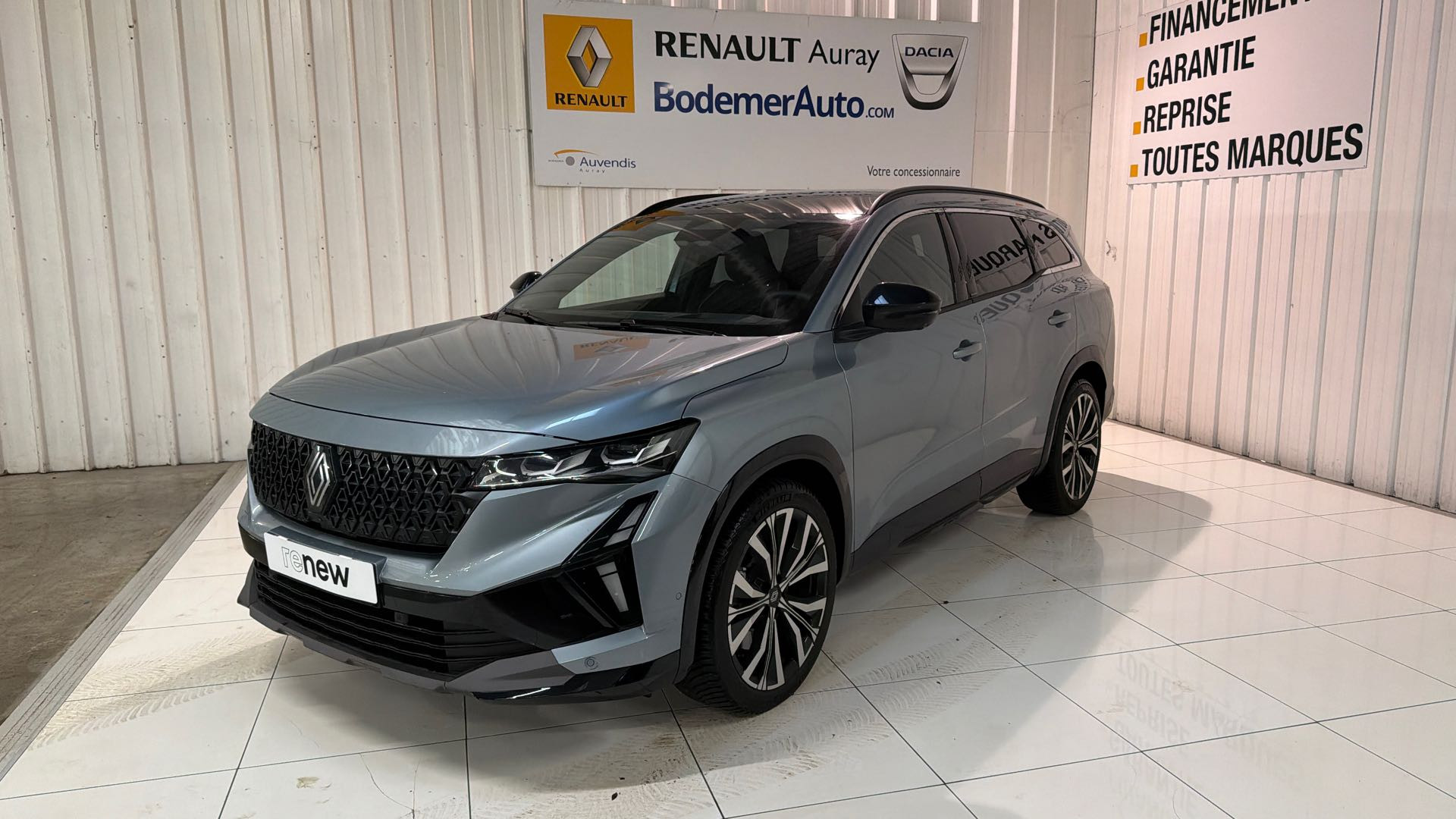 Renault Espace Espace full hybrid E-Tech 200 ch 5pl occasion de 2026 en vente à Auray