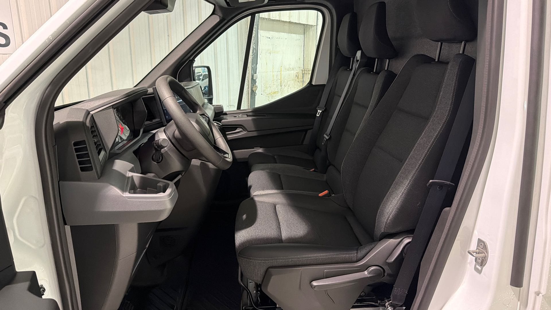 Vente en ligne Renault Master Fourgon MASTER FG DCI 130 L2H2 3T5 TR au prix de 52 320 €