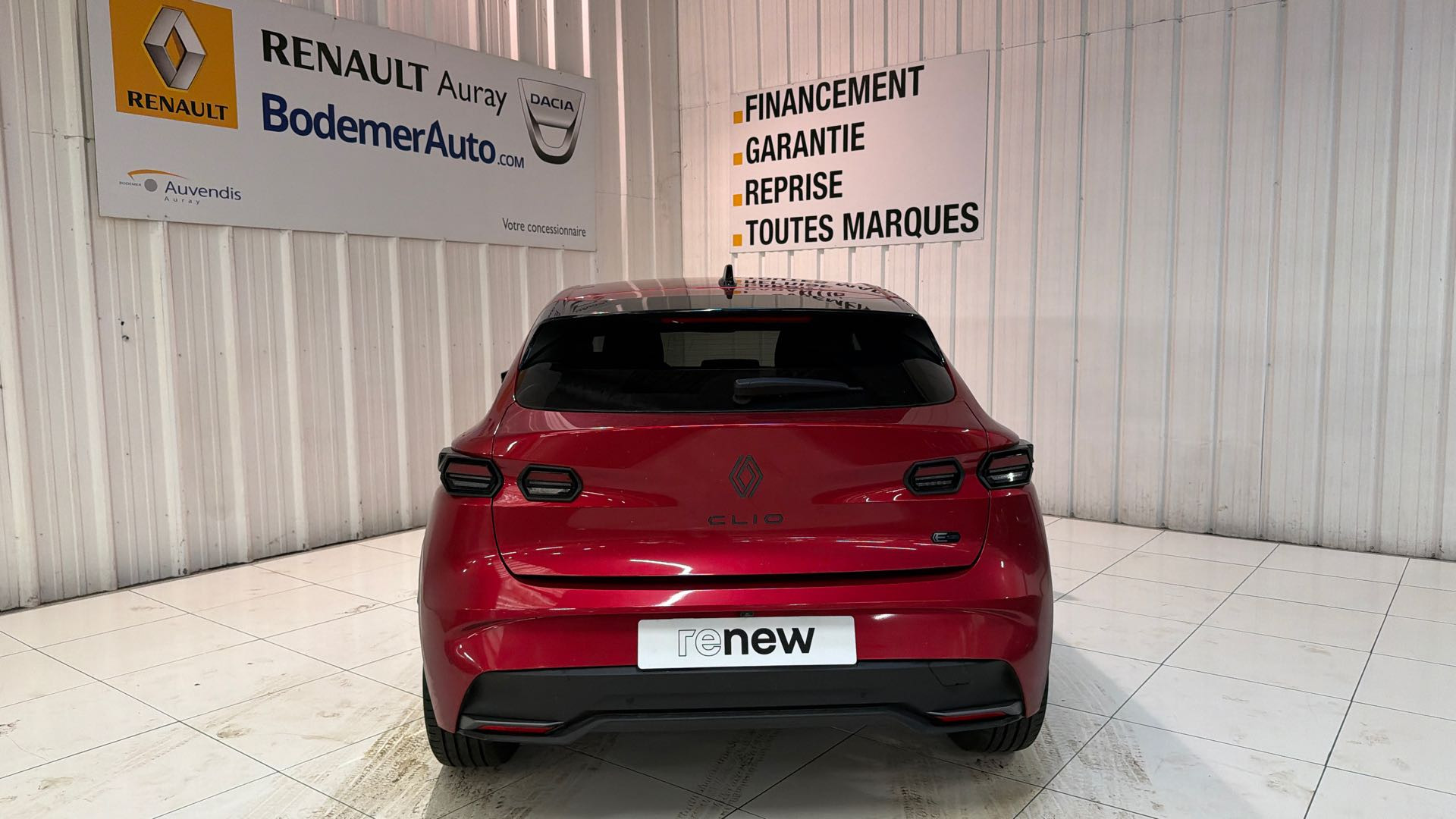 Vente en ligne Renault Clio 6 Clio E-Tech full hybrid 160 ch au prix de 30 800 €