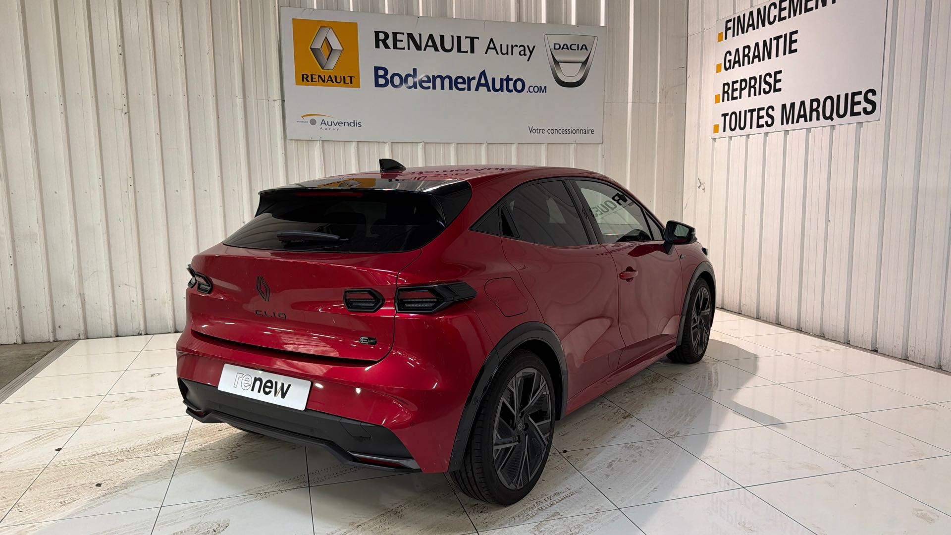 Vente en ligne Renault Clio 6 Clio E-Tech full hybrid 160 ch au prix de 30 800 €