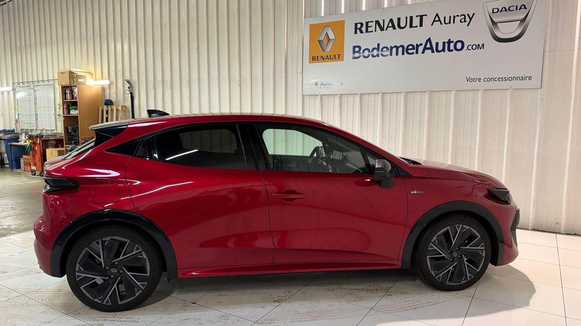 Vente en ligne Renault Clio 6 Clio E-Tech full hybrid 160 ch au prix de 30 800 €