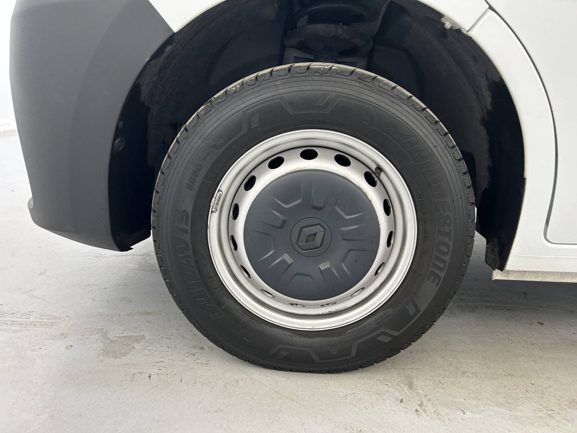 Vente en ligne Renault Master Fourgon MASTER FGN TRAC F3500 L2H2 BLUE DCI 135 au prix de 21 490 €