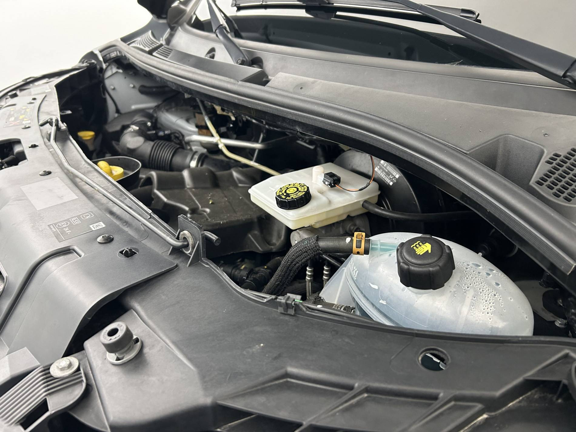 Vente en ligne Renault Master Fourgon MASTER FGN TRAC F3500 L2H2 BLUE DCI 135 au prix de 21 490 €