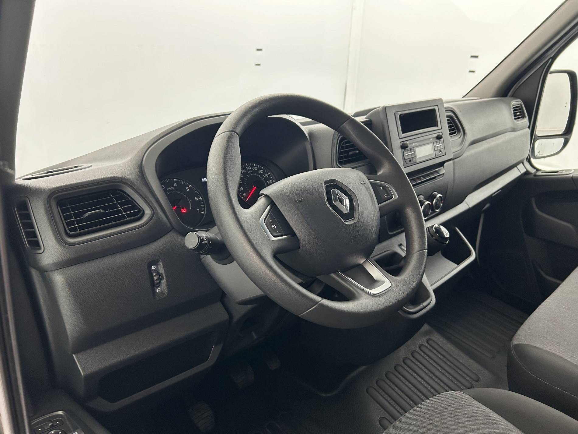 Vente en ligne Renault Master Fourgon MASTER FGN TRAC F3500 L2H2 BLUE DCI 135 au prix de 21 490 €