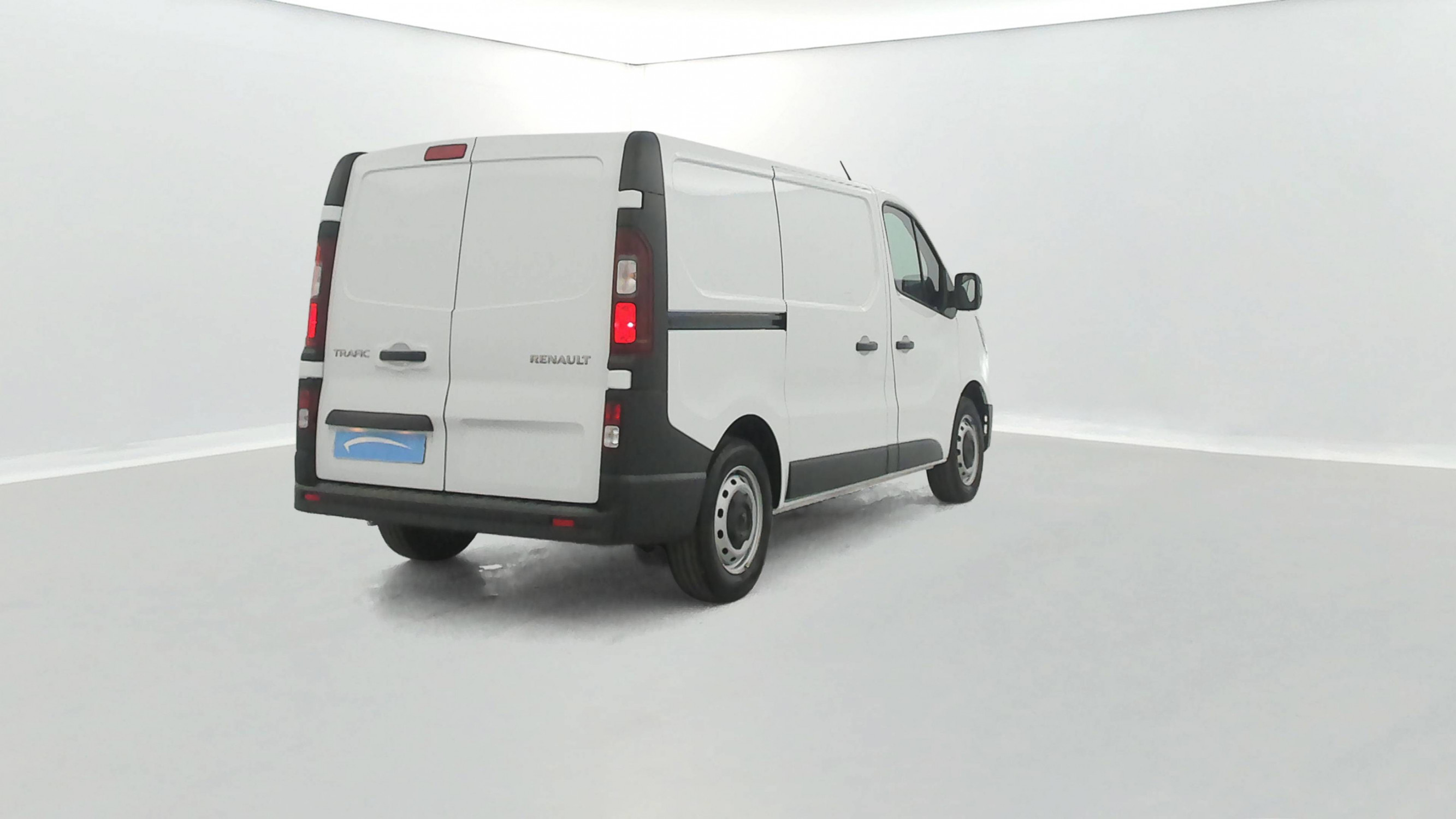 Vente en ligne Renault Trafic 3 Fourgon TRAFIC FGN L1H1 3000 KG BLUE DCI 130 au prix de 22 990 €