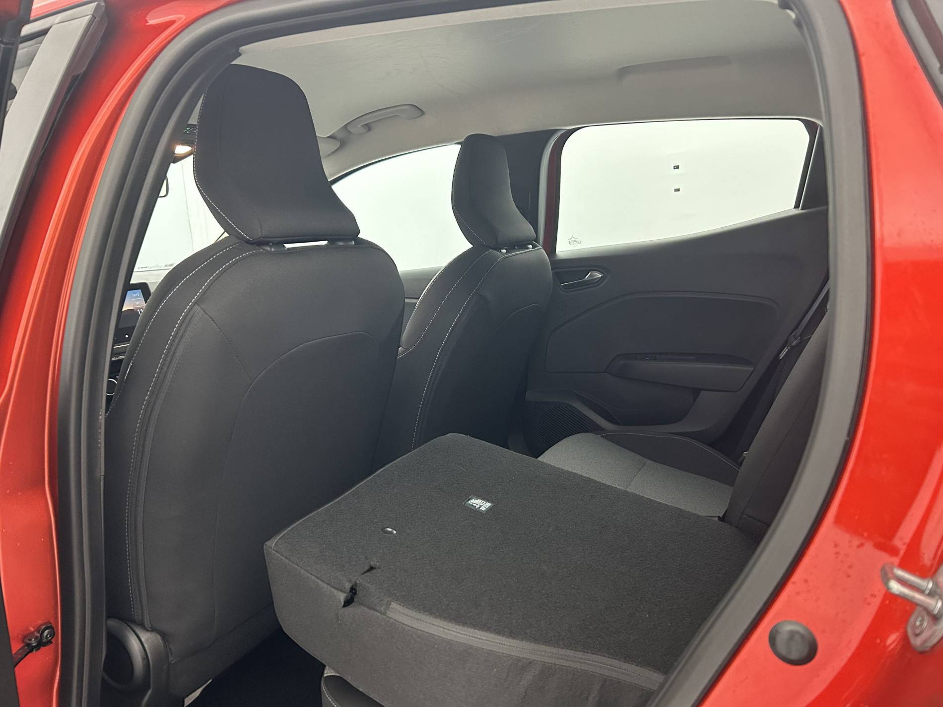 Vente en ligne Renault Clio 5 Clio E-Tech full hybrid 145 ch GSR2 au prix de 18 990 €