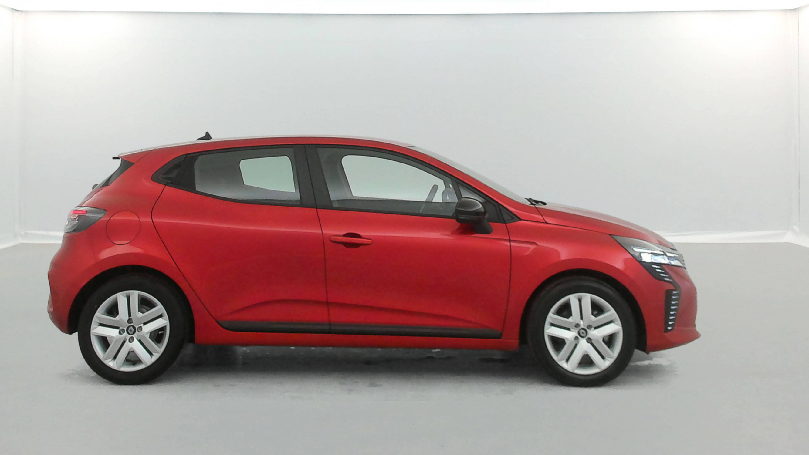 Vente en ligne Renault Clio 5 Clio E-Tech full hybrid 145 ch GSR2 au prix de 18 990 €