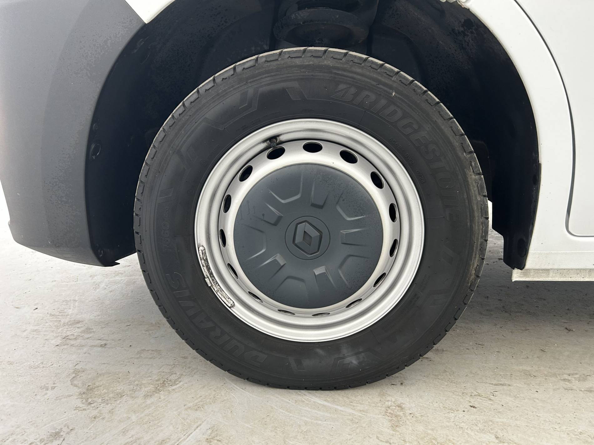 Vente en ligne Renault Master Fourgon MASTER FGN TRAC F3500 L2H2 BLUE DCI 135 au prix de 20 990 €