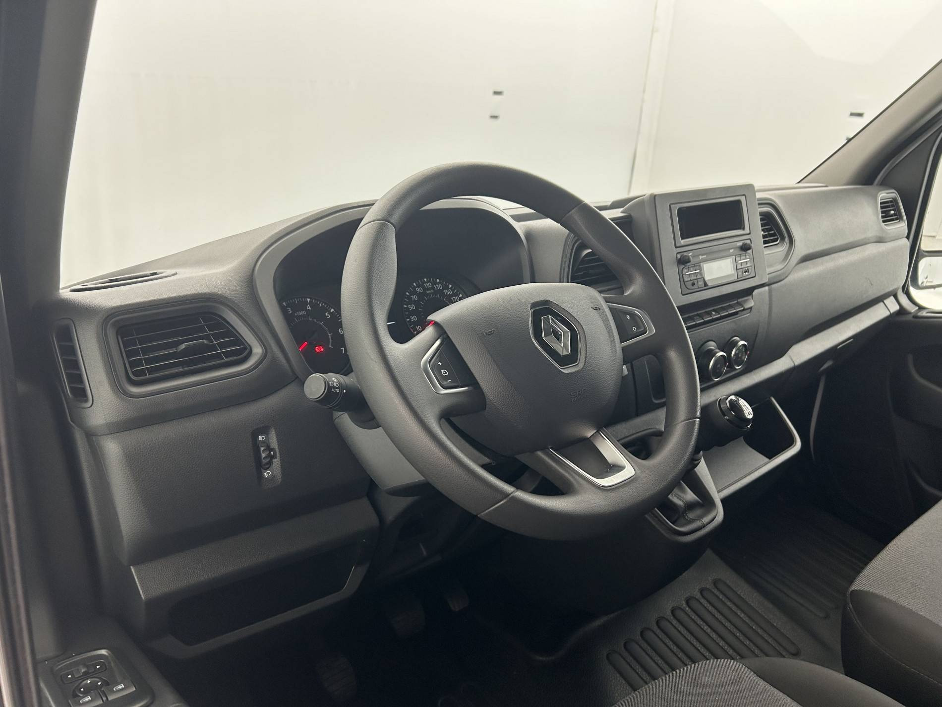 Vente en ligne Renault Master Fourgon MASTER FGN TRAC F3500 L2H2 BLUE DCI 135 au prix de 20 990 €