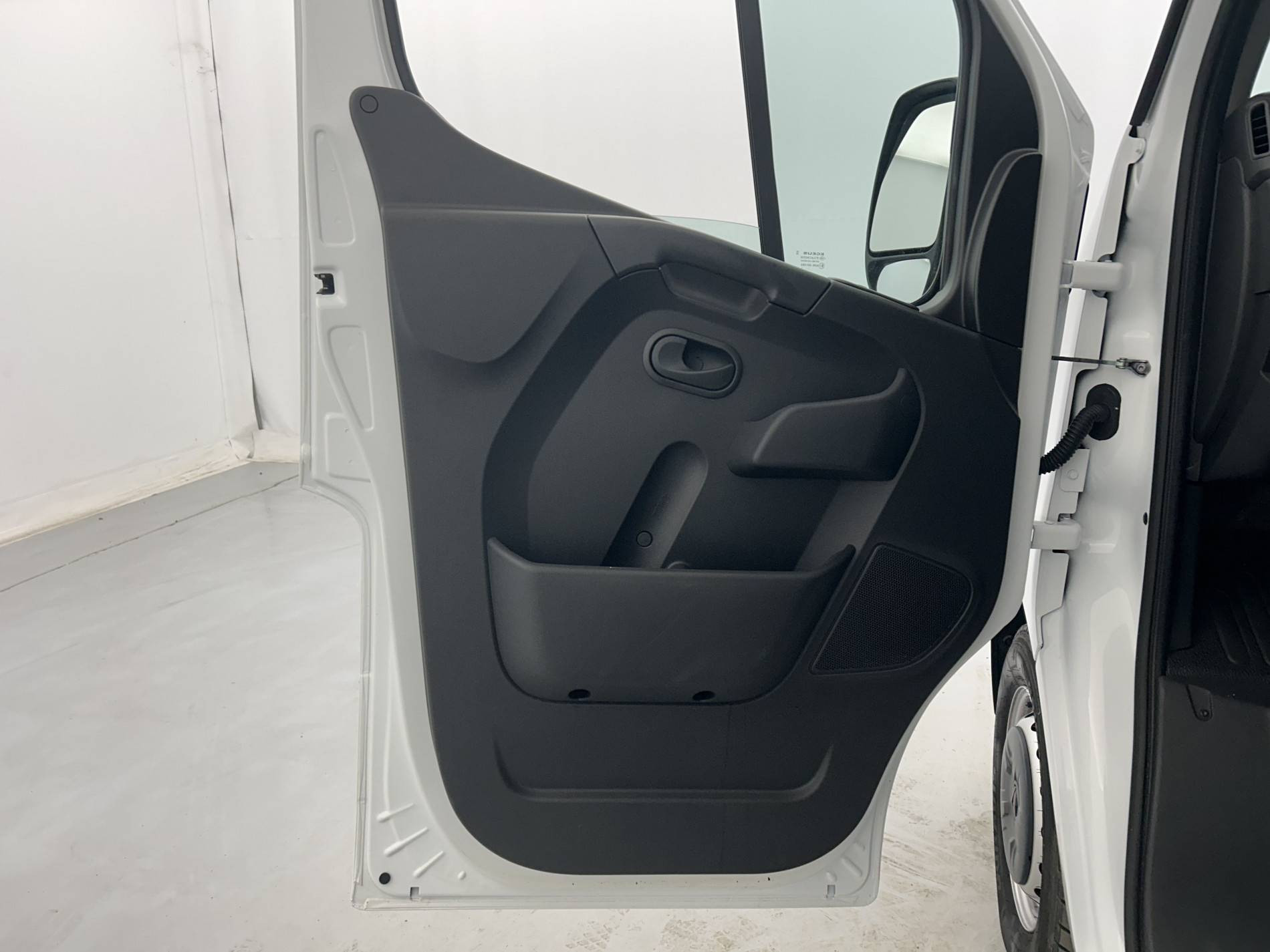 Vente en ligne Renault Master Fourgon MASTER FGN TRAC F3500 L2H2 BLUE DCI 135 au prix de 20 990 €
