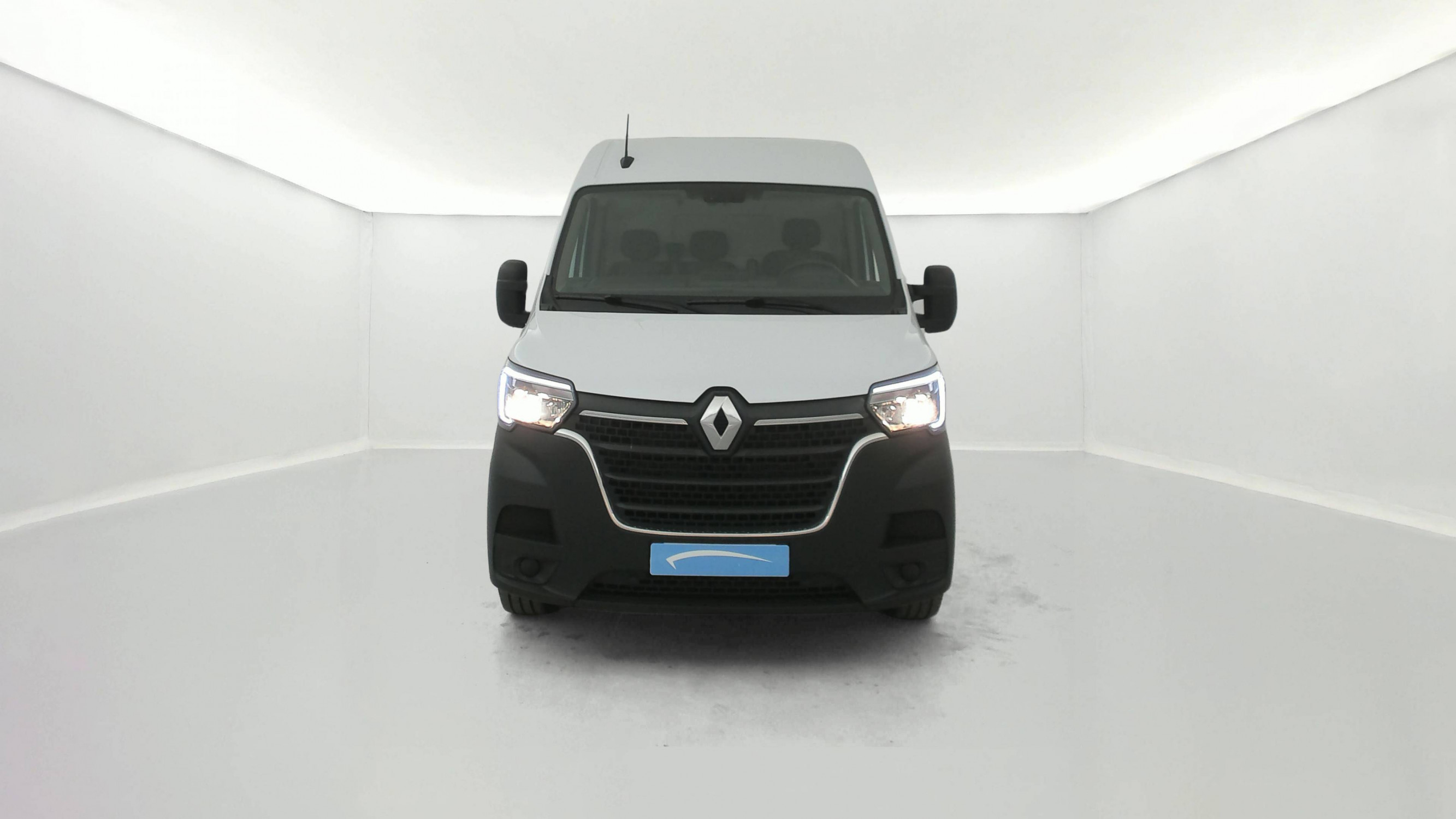 Vente en ligne Renault Master Fourgon MASTER FGN TRAC F3500 L2H2 BLUE DCI 135 au prix de 20 990 €