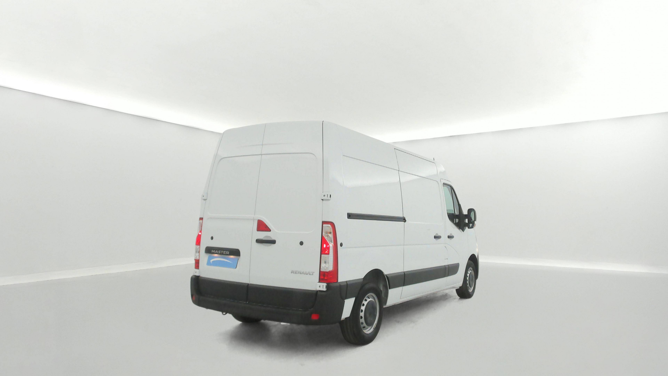 Vente en ligne Renault Master Fourgon MASTER FGN TRAC F3500 L2H2 BLUE DCI 135 au prix de 20 990 €