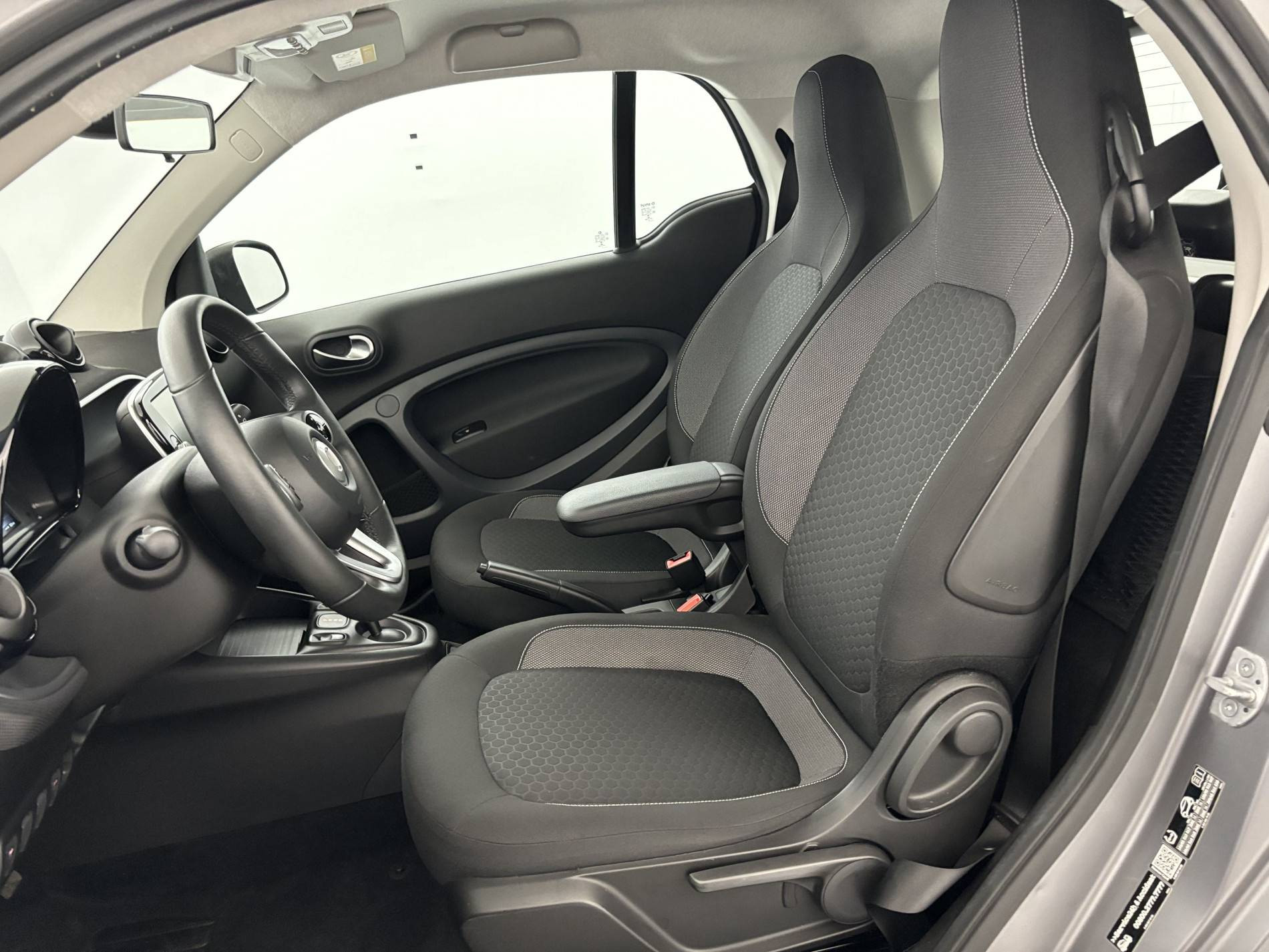 Vente en ligne Smart ForTwo Coupe Fortwo Coupé 82 ch au prix de 14 970 €