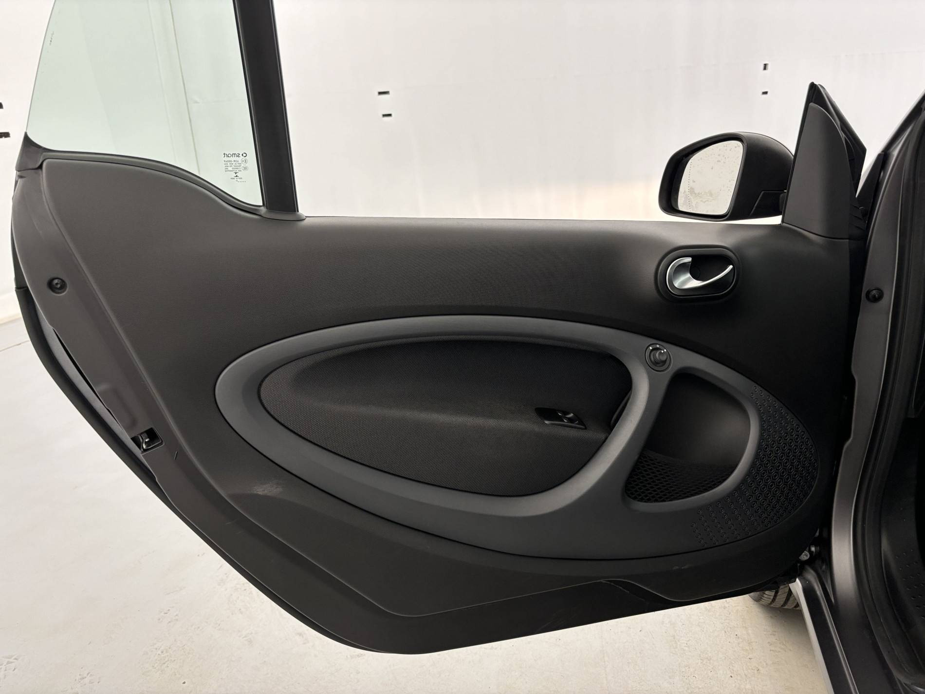 Vente en ligne Smart ForTwo Coupe Fortwo Coupé 82 ch au prix de 14 970 €