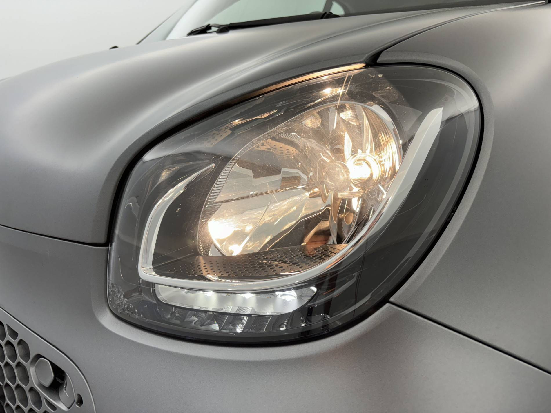 Vente en ligne Smart ForTwo Coupe Fortwo Coupé 82 ch au prix de 14 970 €
